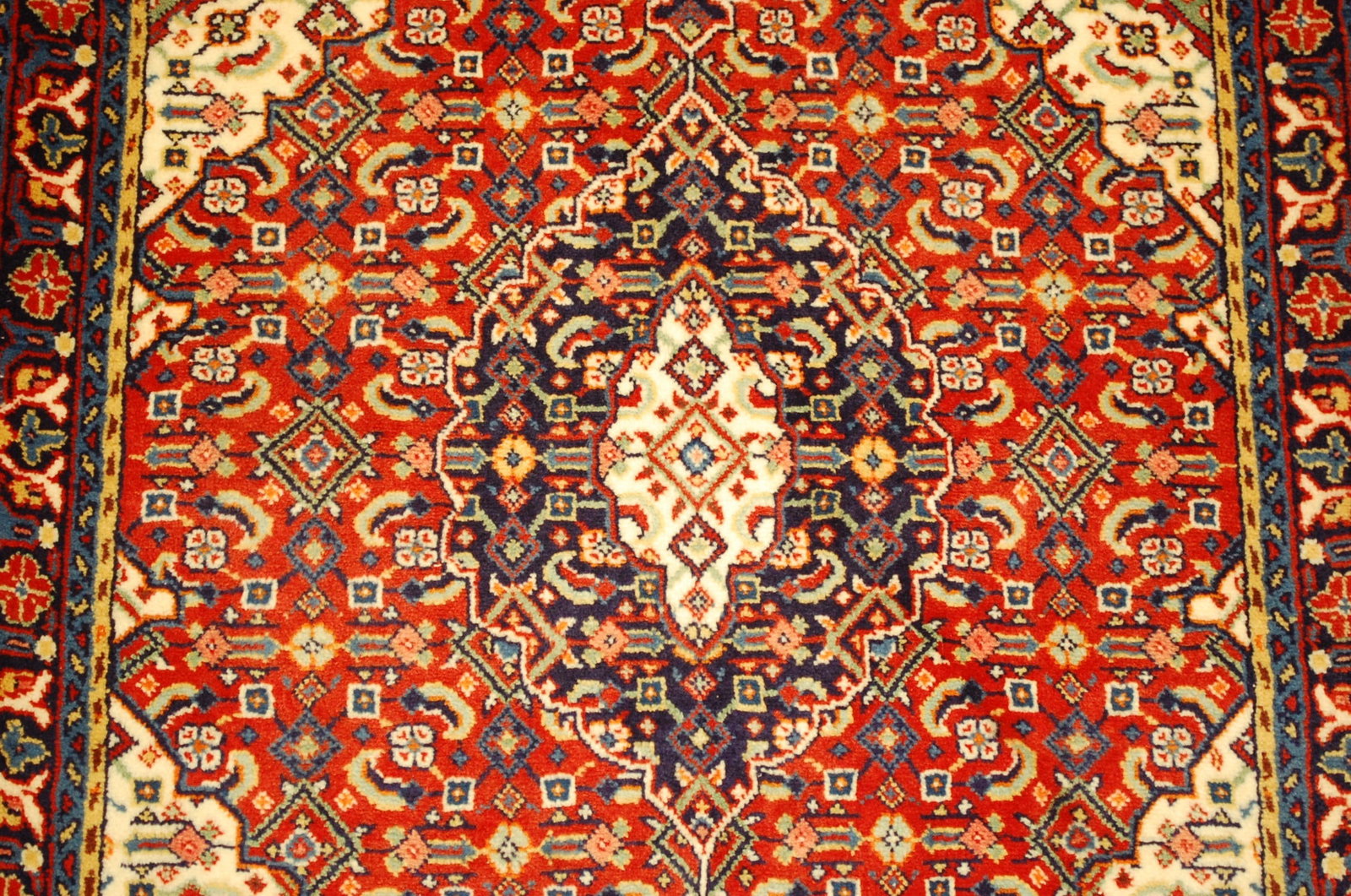PERSIAN SARUK RUG 2' 3" x 2' 9" - 10