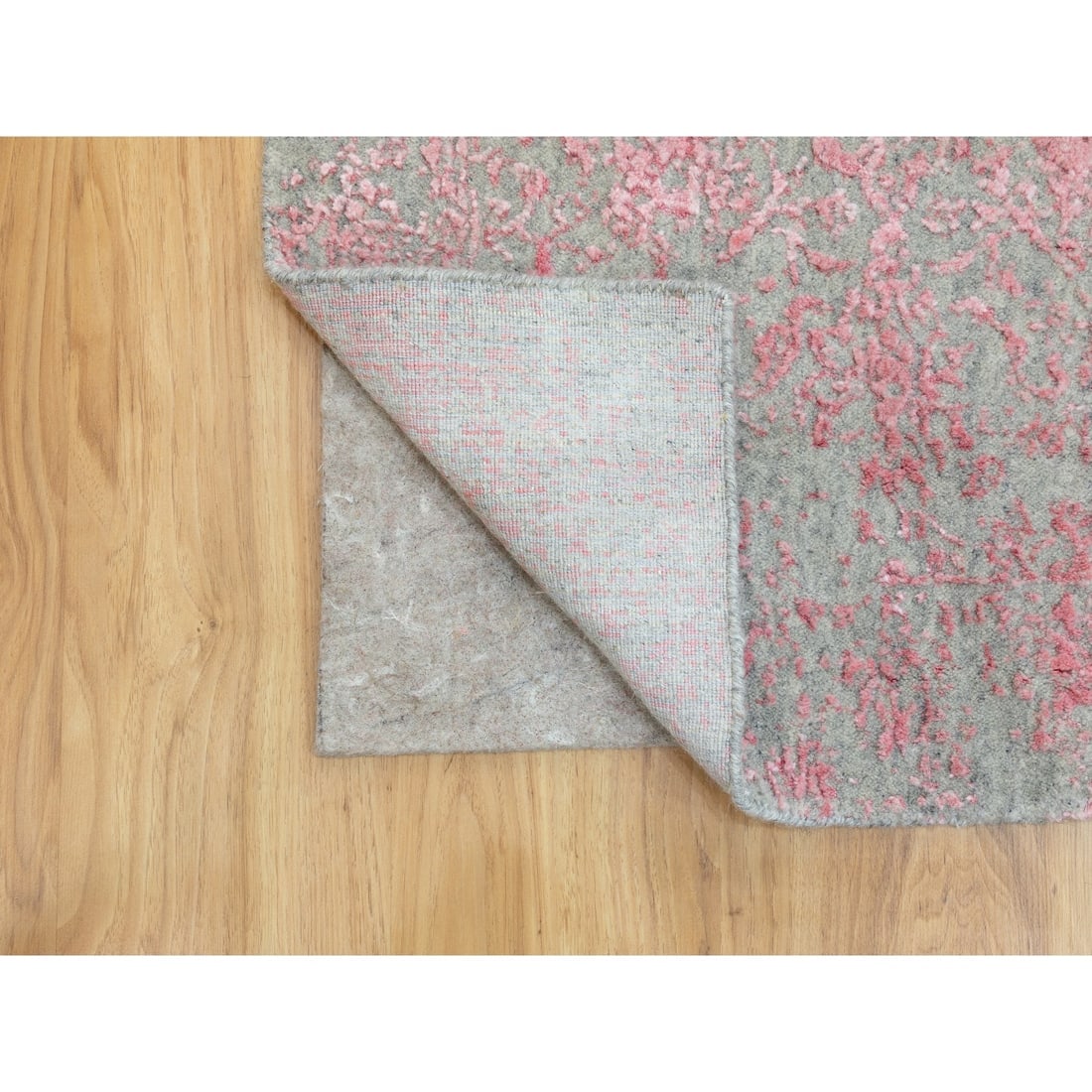 Pink Erased Persian Design Wool and Art Silk Hand Loomed Jacquard Rug - 3