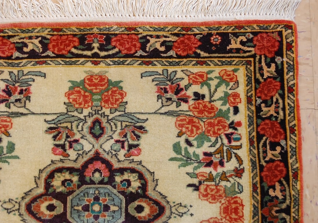 Persain BIJAR RUG 2' x 2' 1" - 3
