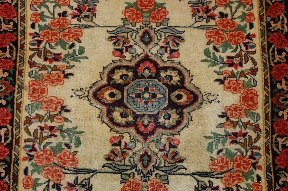 Persain BIJAR RUG 2' x 2' 1" - 8