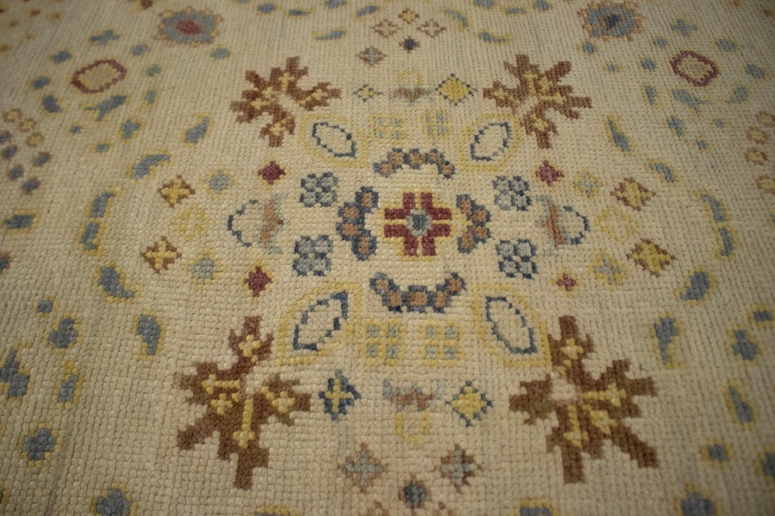 Muted Cream Beige Floral 8X10 Heriz Serapi Oriental Rug - 9
