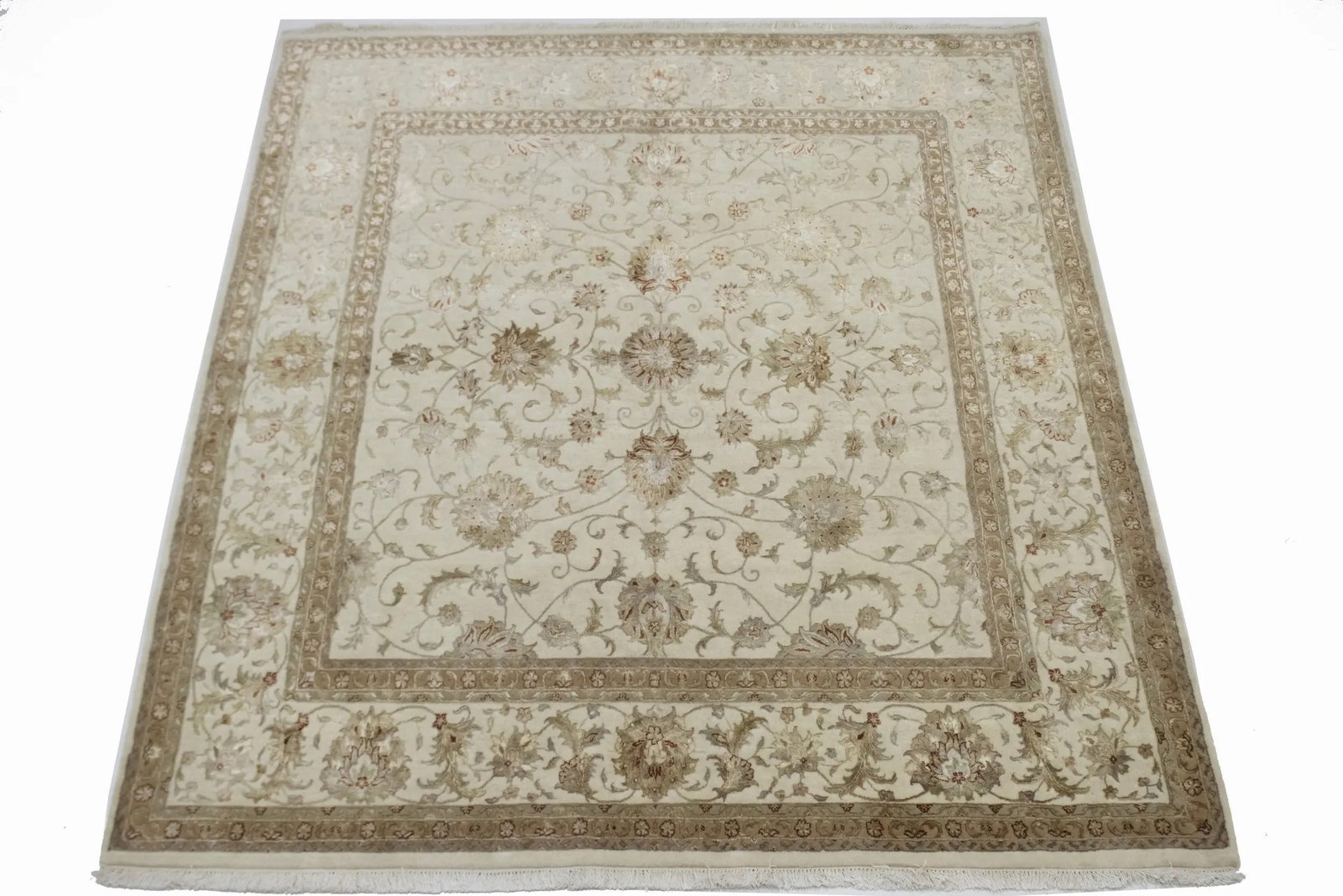 Beige Floral 6X7 Indo-Tabriz Oriental Rug - 3