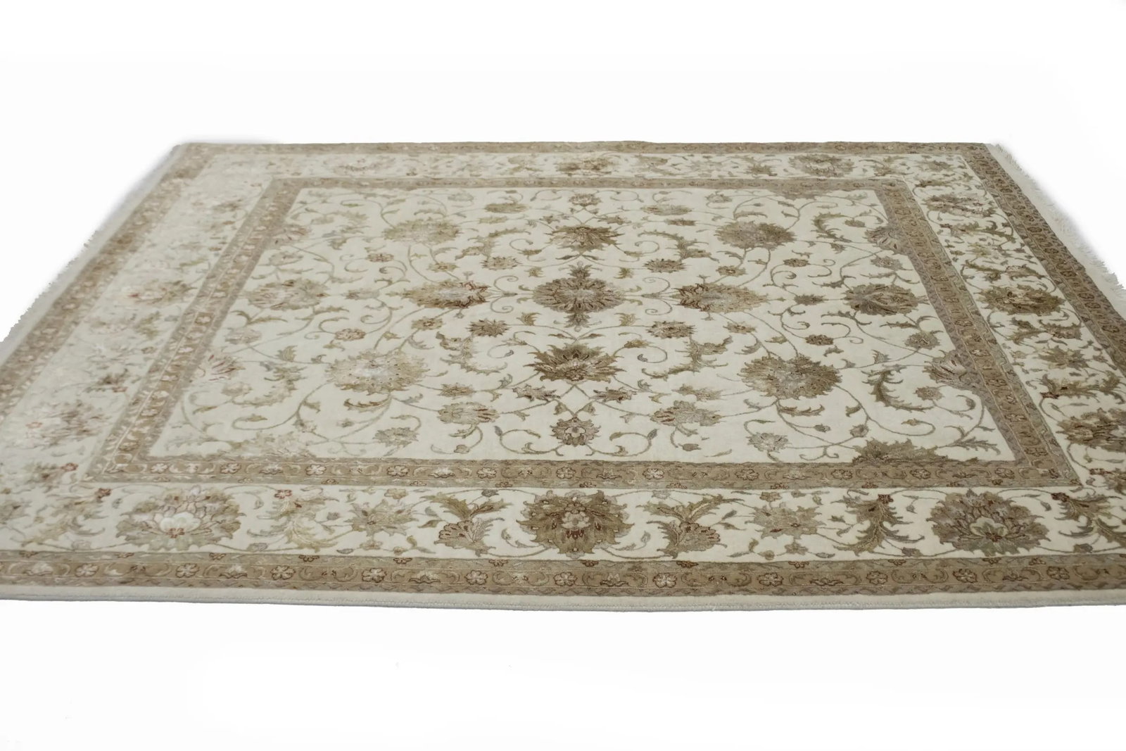 Beige Floral 6X7 Indo-Tabriz Oriental Rug - 6