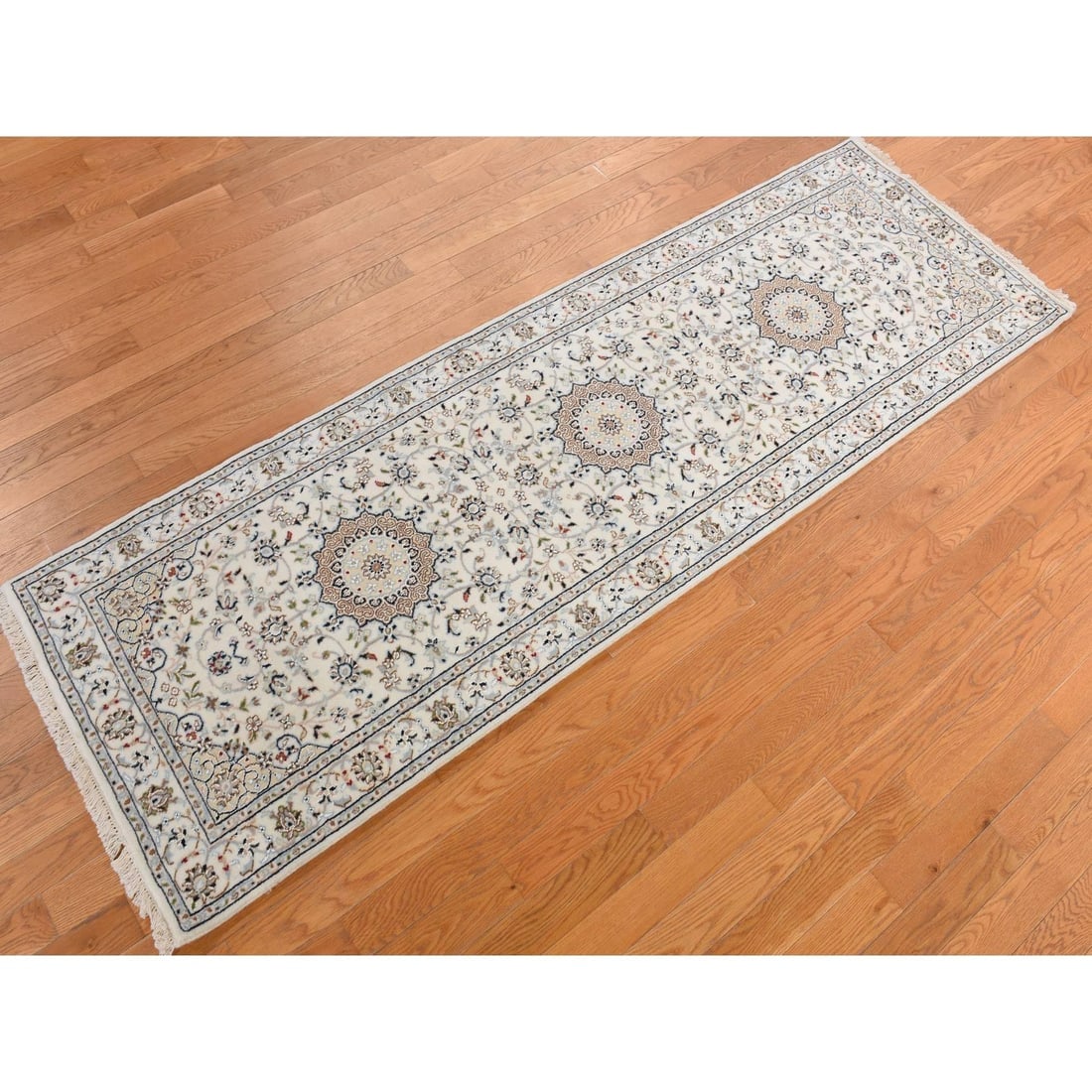 Swan White Nain with Center Motif Flower Design Runner Oriental Rug - 3