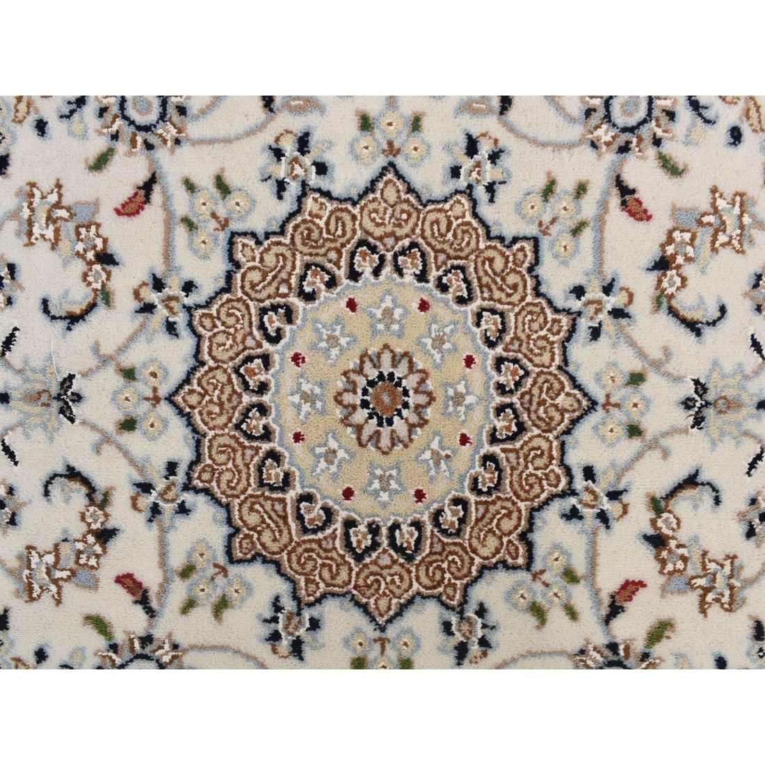 Swan White Nain with Center Motif Flower Design Runner Oriental Rug - 4