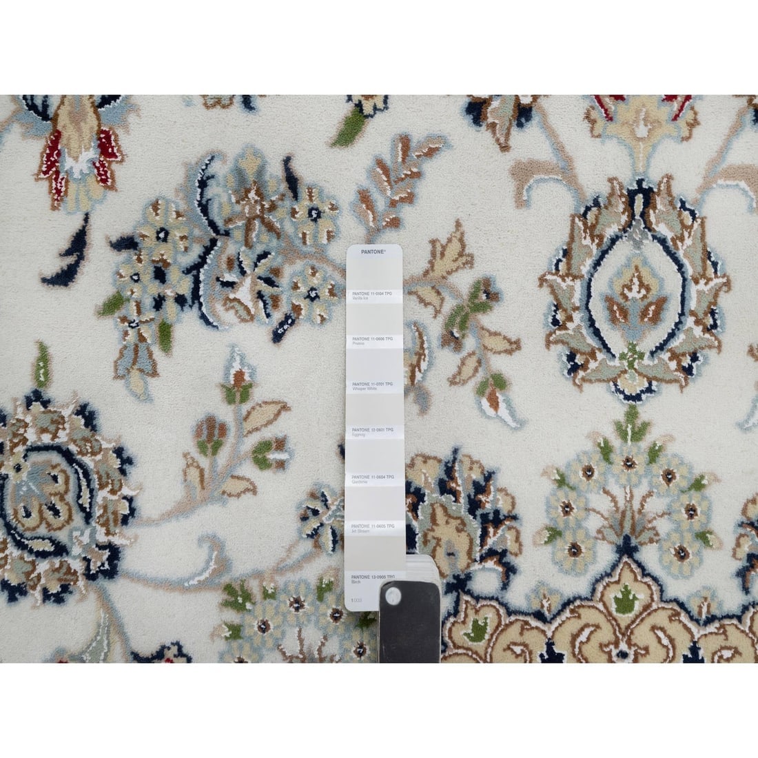 Snow White Nain with Flower Medallion Design 250 KPSI Hand Knotted Rug - 7