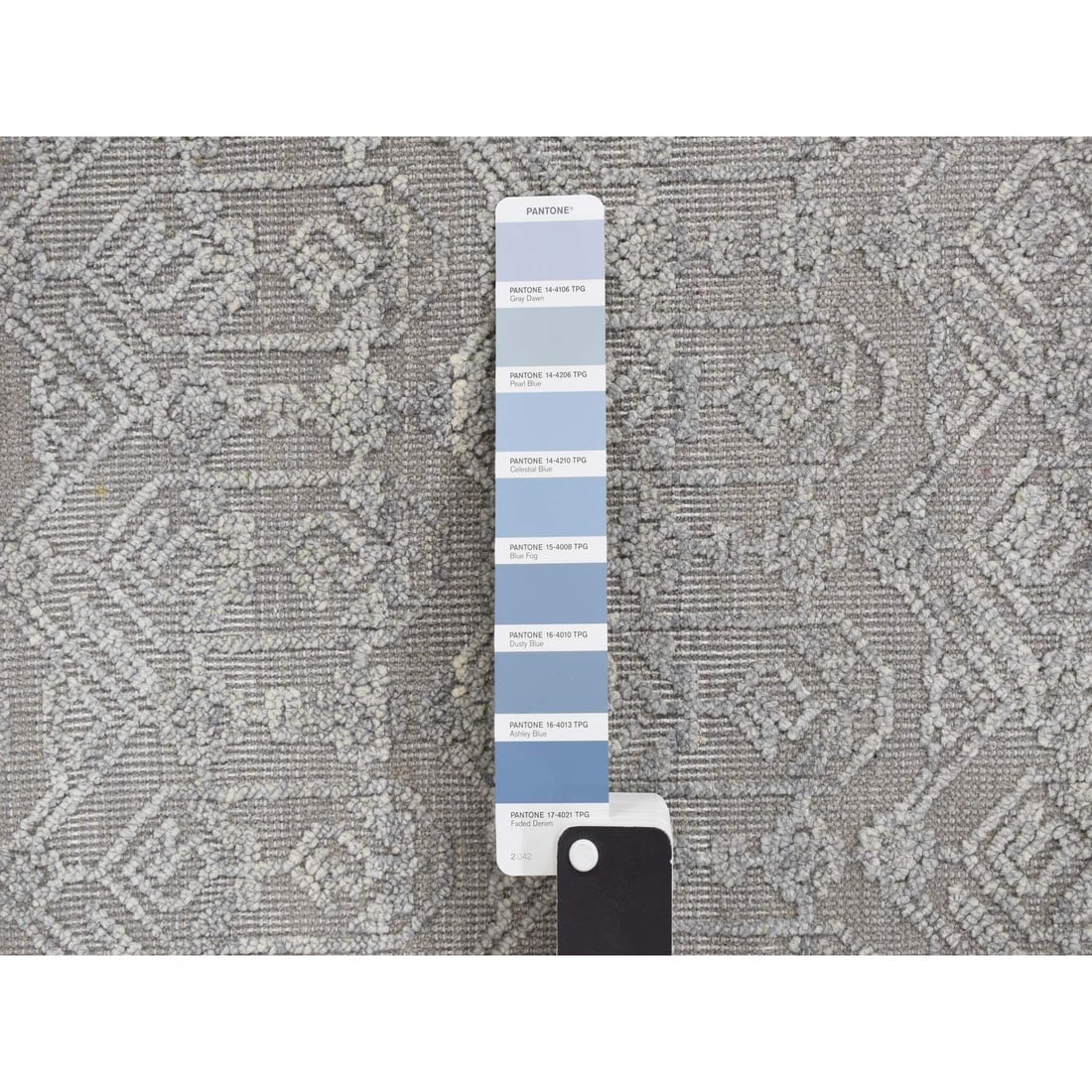 Gray Silk with Textured Wool Sample Strike Off Hand Knotted Rug - 3