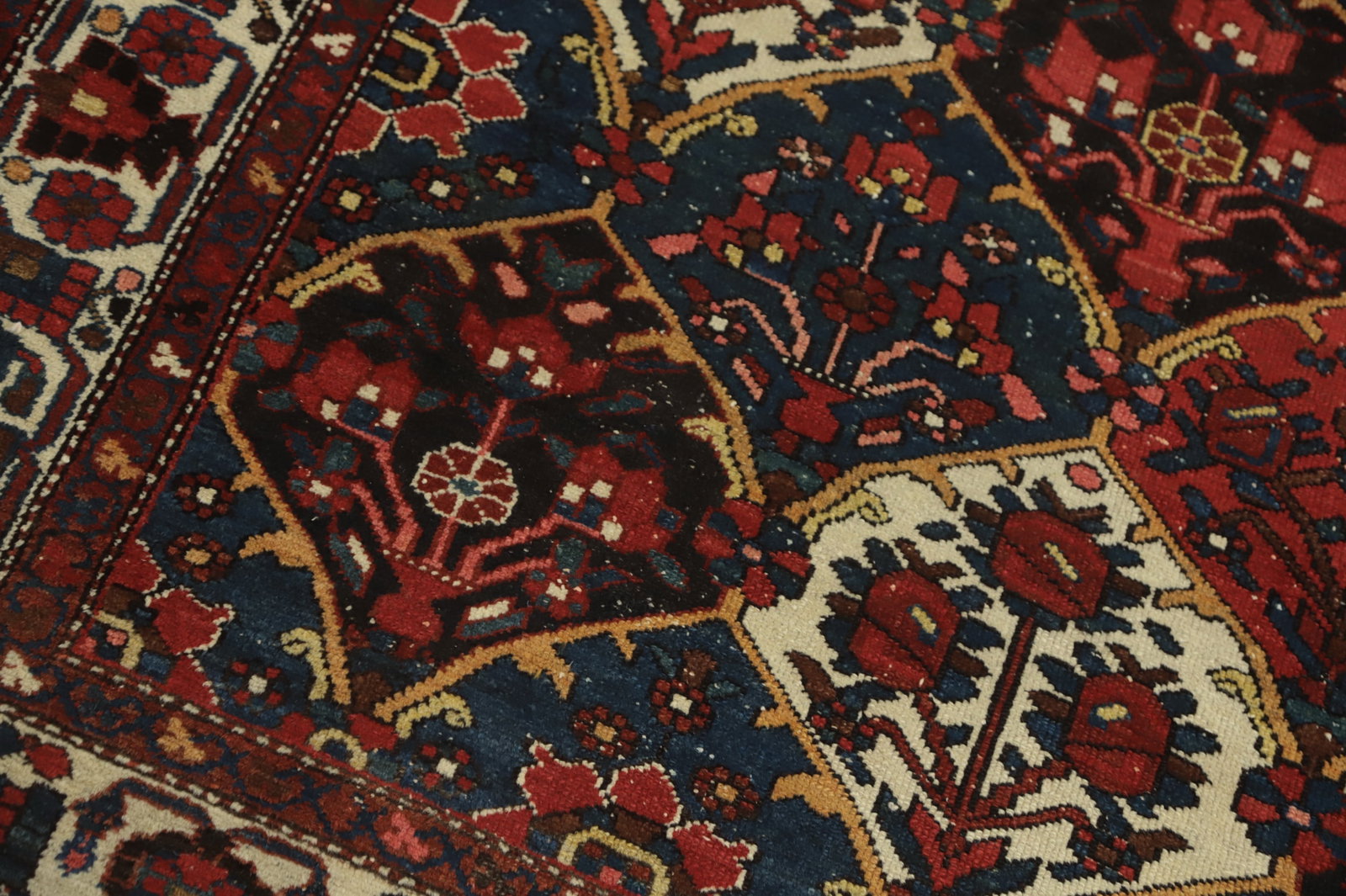 Antique Vegetable Dye Bakhtiari Persian Rug 5x6 - 7