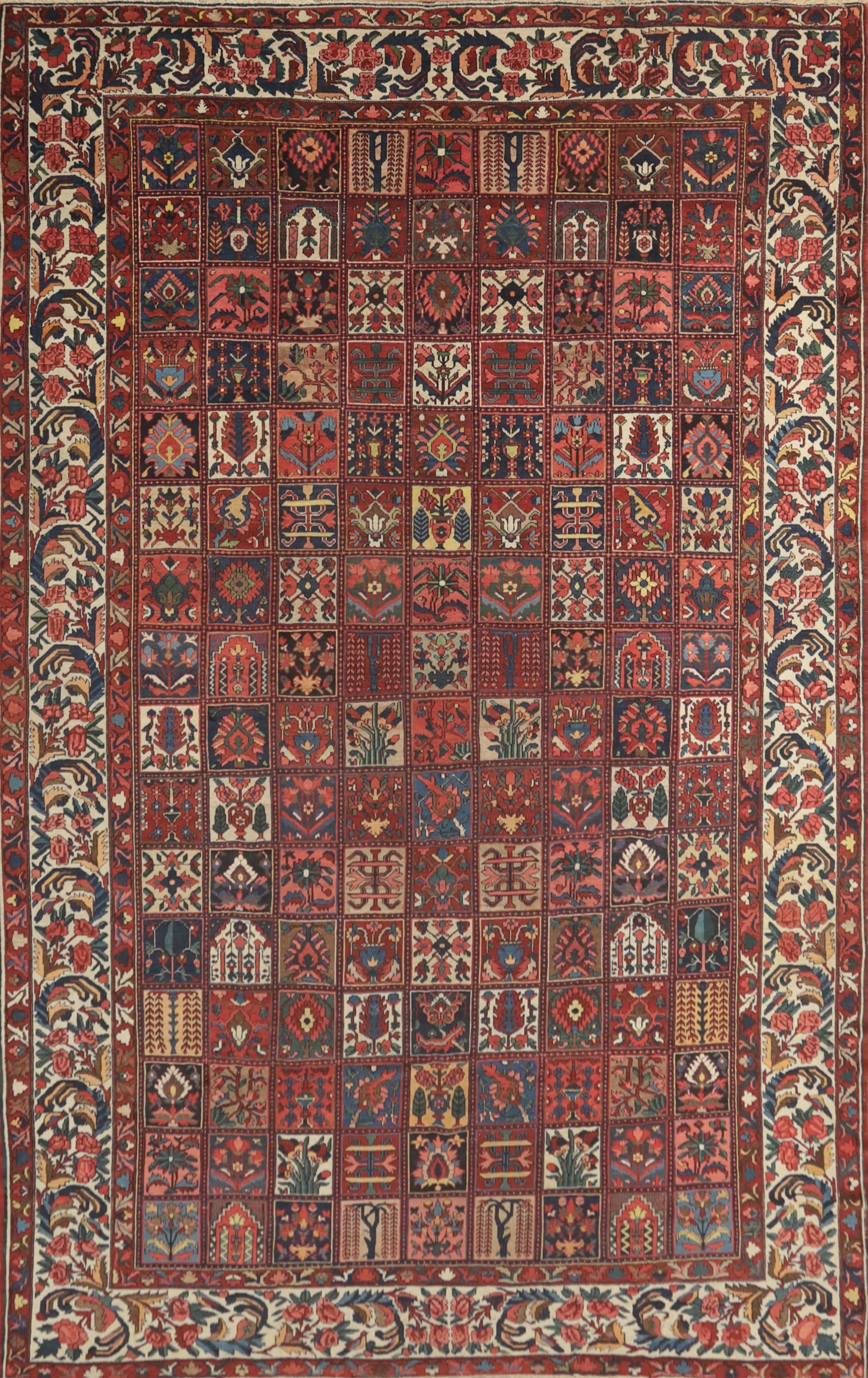 Antique Vegetable Dye Bakhtiari Persian Large Rug 11x17: Title: Antique Vegetable Dye Bakhtiari Persian Large Rug 11x17 Description:A Beautiful Genuine Iran ( Persia ) Bakhtiari rug is Hand Knotted by skillful weavers in Iran ( Persia ) with