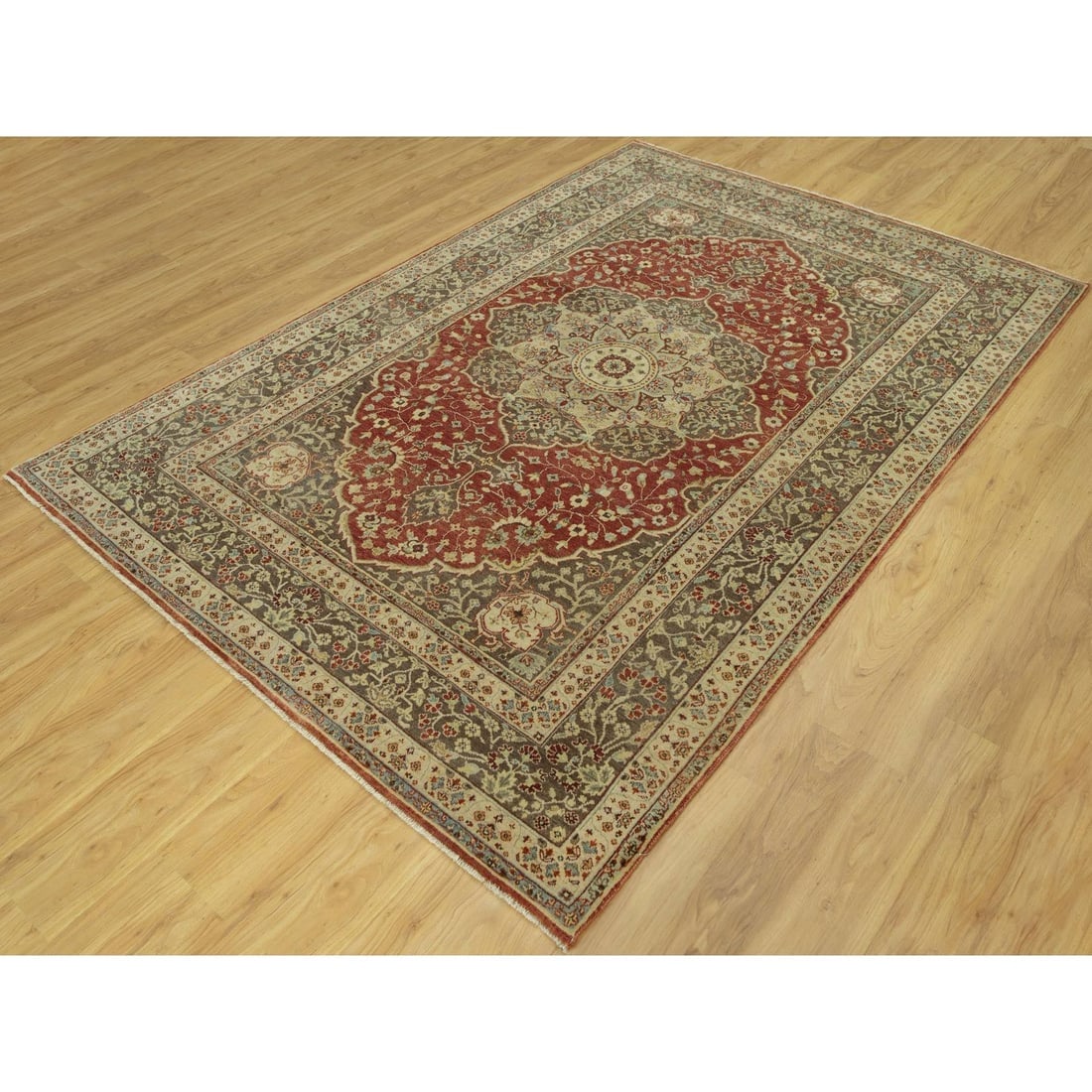 Caliente Red Antiqued Haji Jalili Design 100% Wool Hand Knotted Rug - 3
