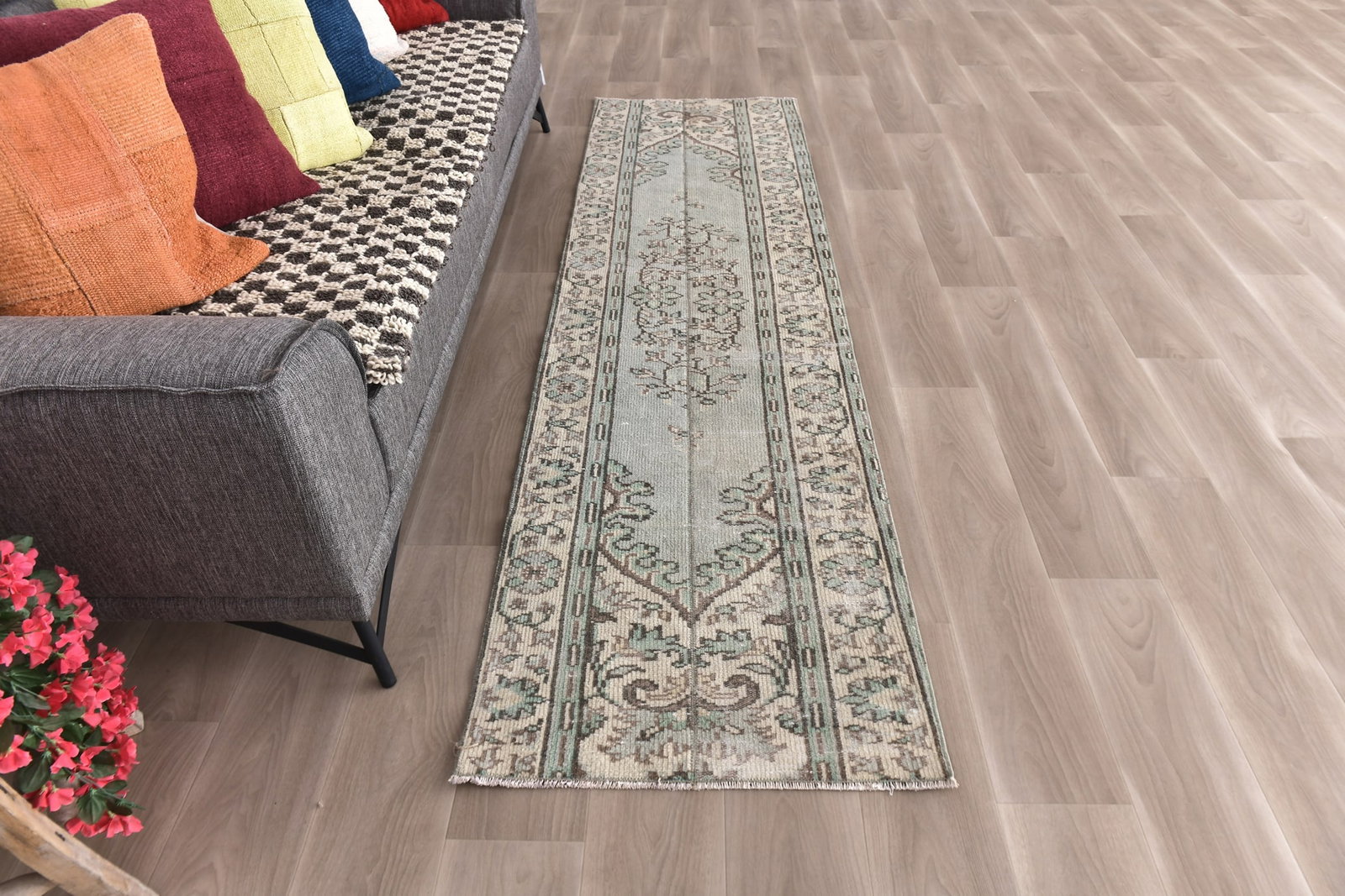 2'5'' x 8'10'' Turkish Vintage Runner Rug - 25040 - 3