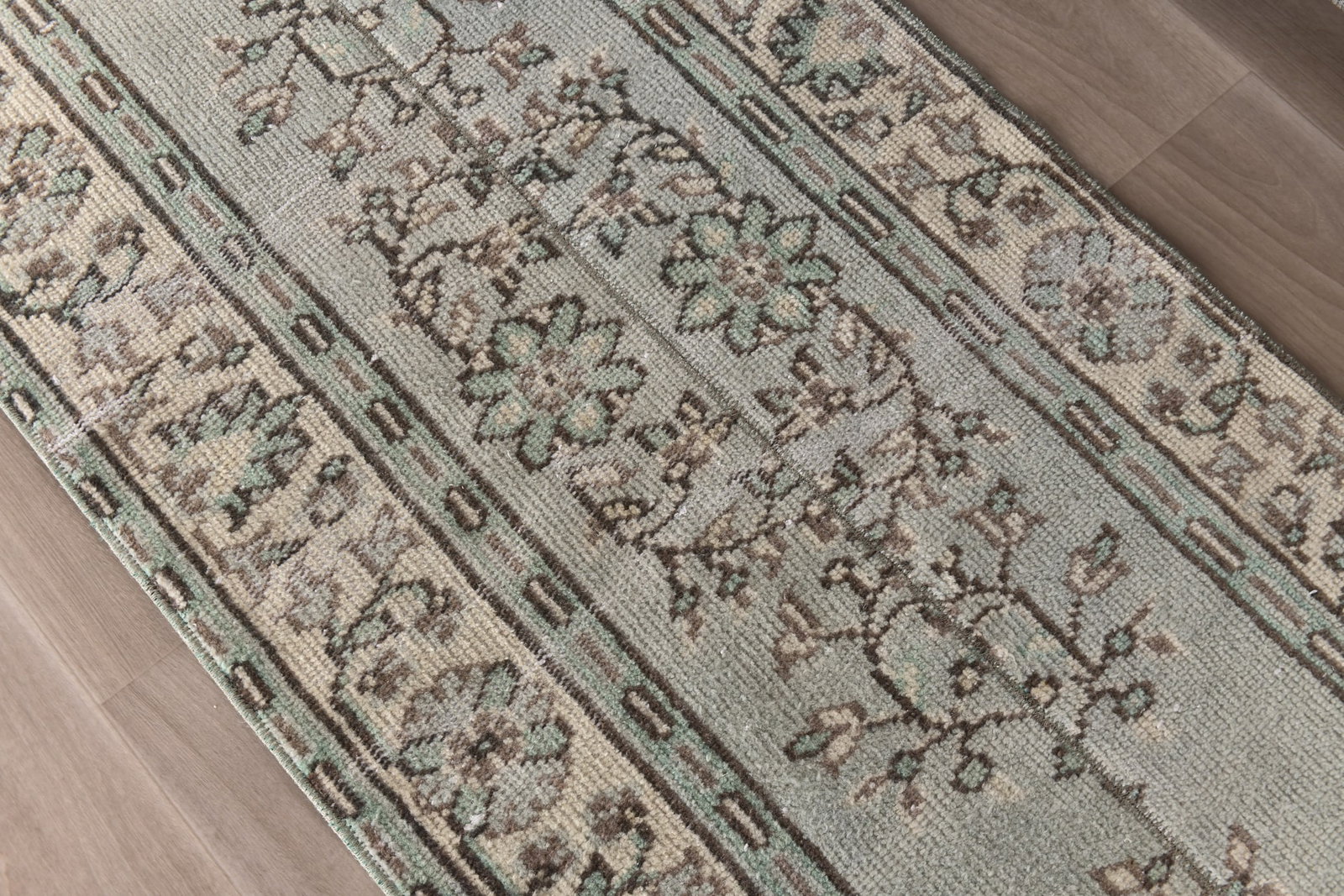 2'5'' x 8'10'' Turkish Vintage Runner Rug - 25040 - 4