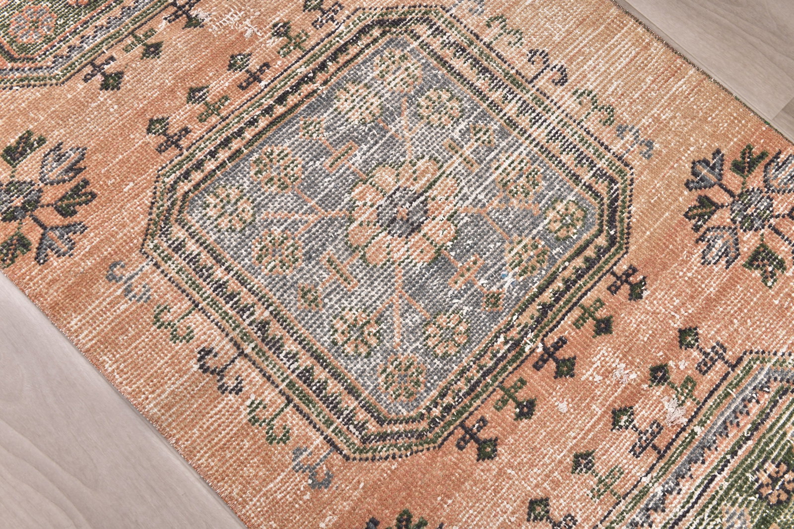 2'6'' x 9'10'' Turkish Vintage Runner Rug - 242365 - 4