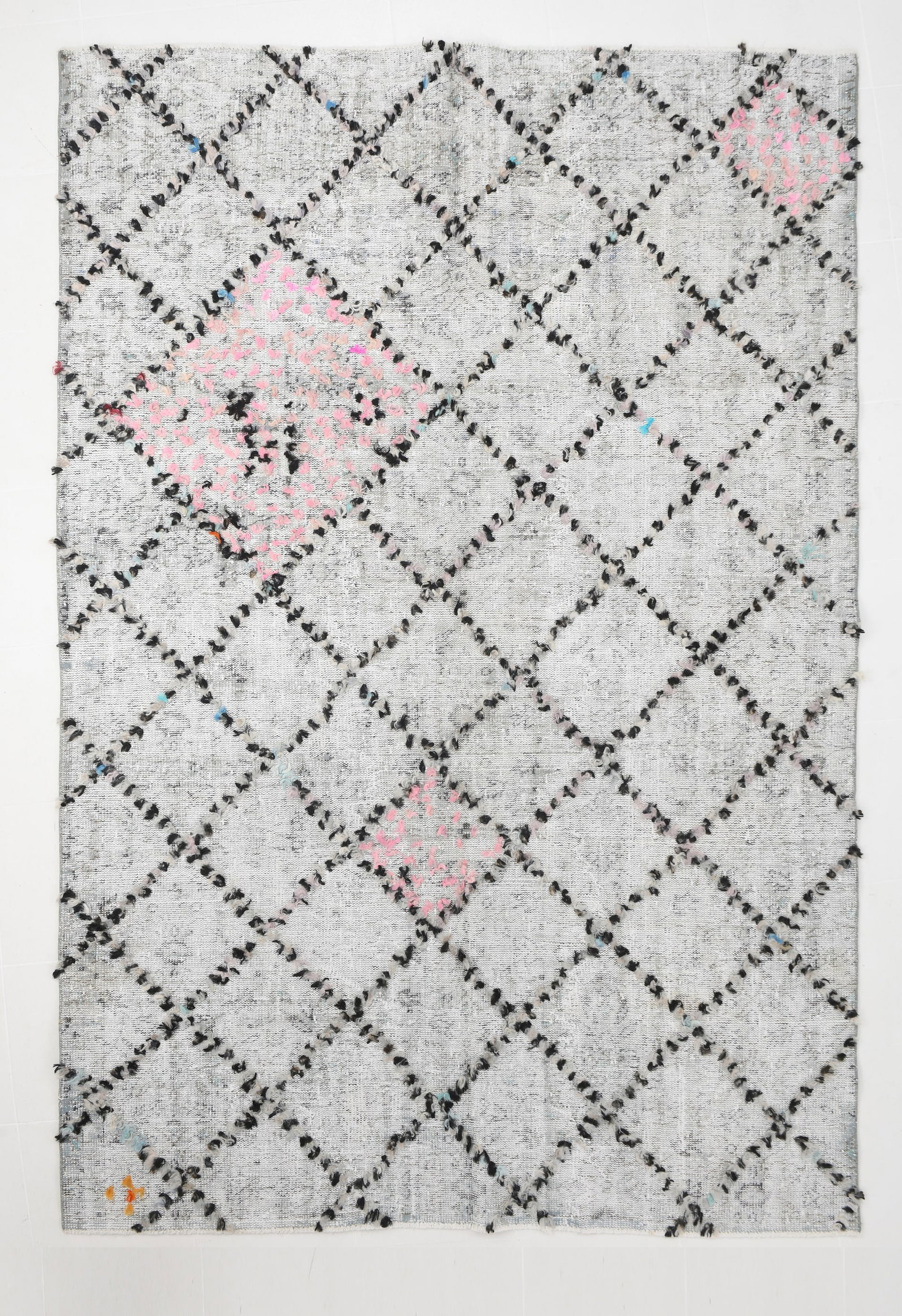 6'7'' x 9'10'' Handmade Vintage Wool Patchwork Rug - 23325: Title: 6'7'' x 9'10'' Handmade Vintage Wool Patchwork Rug - 23325 Description:6'7'' x 9'10'' Handmade Vintage Wool Patchwork Rug - 23325 Origin:Turkiye Date/Period:1960-90 Materials:Wool,Cotton Dimens