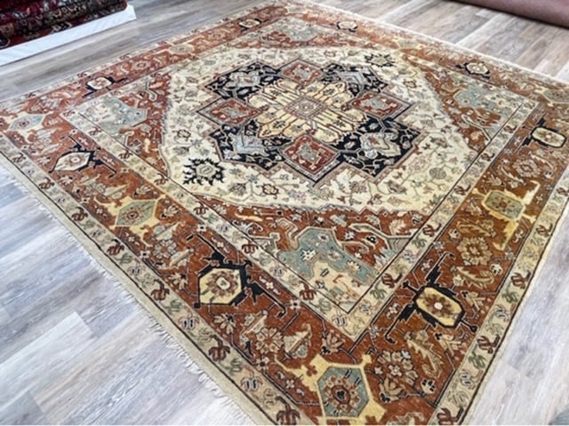 Vintage Square Siize Heriz/ Serapi -5161: Title:Vintage Square Siize Heriz/ Serapi -5161 Description:Gorgeous vitage Serapi/ Heriz rug ,square size 9 ft. 8 inches by 9 ft. 11 inches, circa 1980,excellent condition on ivory field, complete rug