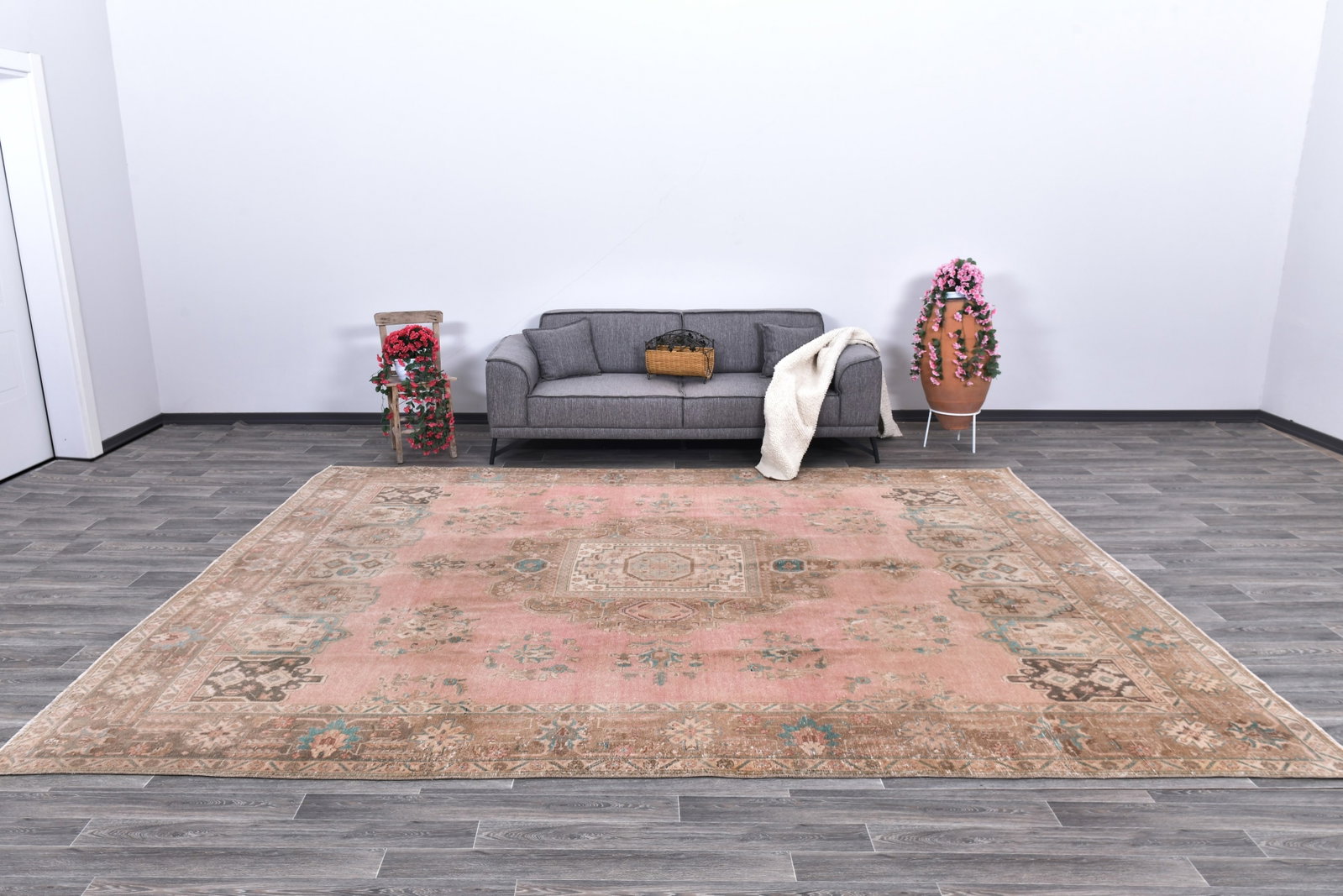 9'7'' x 12'8'' Unique Handmade Vintage Rug - 242398: Title: 9'7'' x 12'8'' Unique Handmade Vintage Rug - 242398 Description:9'7'' x 12'8'' Unique Handmade Vintage Rug - 242398 Origin:Turkiye Date/Period:1960-90 Materials:Wool,Cotton Dimension:9'7''x12'8