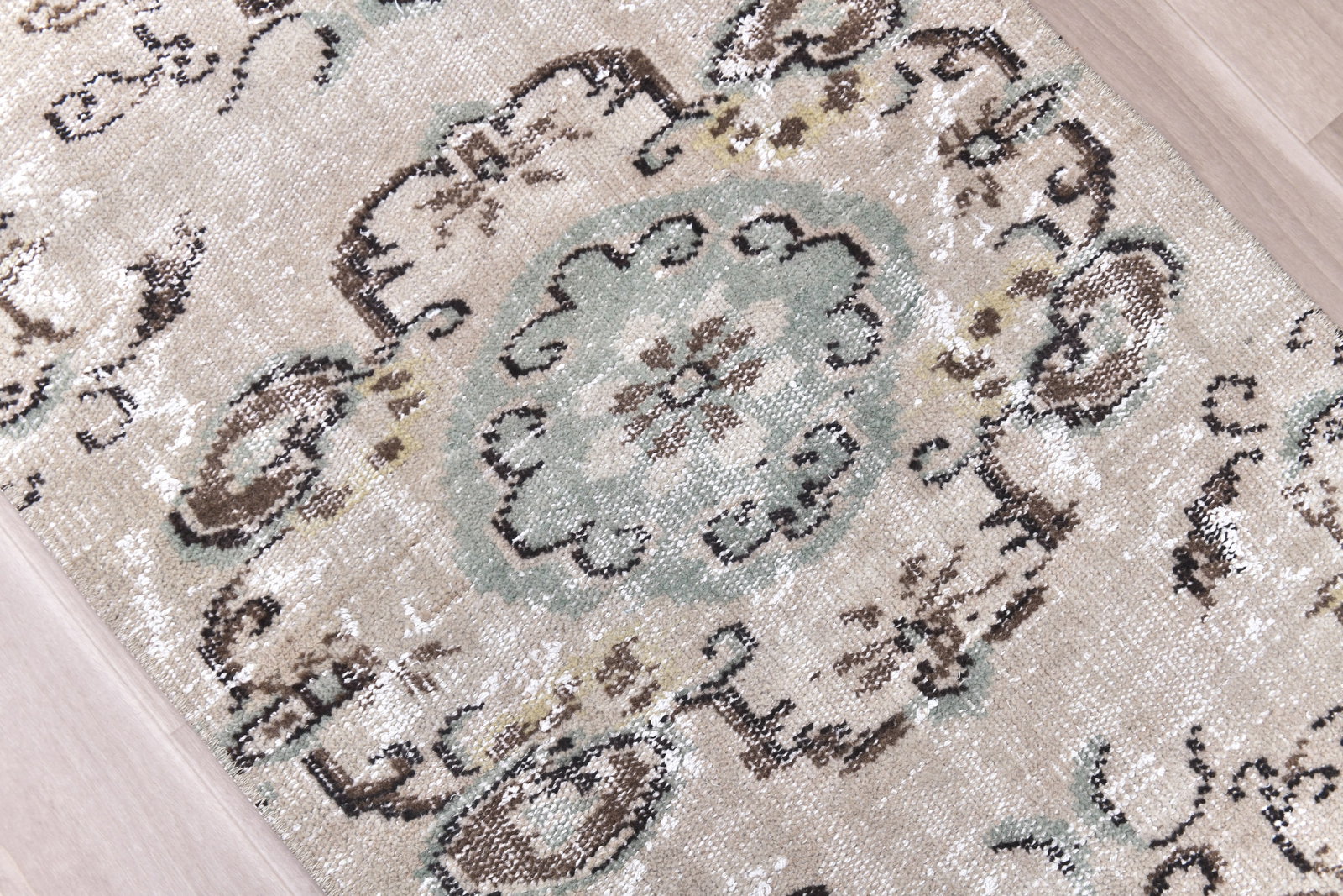 2'3'' x 7'7'' Handmade Vintage Wool Rug - 240709 - 4