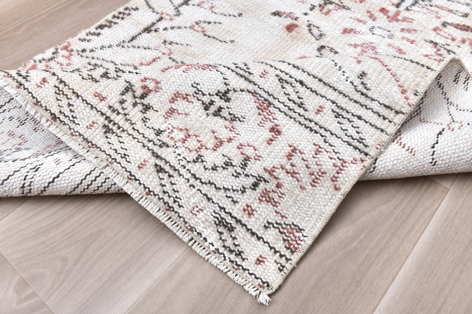 2'7'' x 9'7'' Turkish Vintage Runner Rug - 242376 - 12