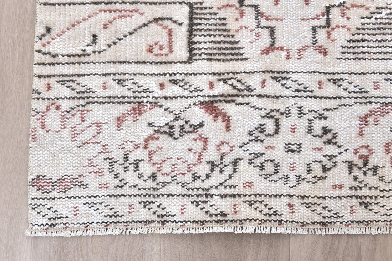 2'7'' x 9'7'' Turkish Vintage Runner Rug - 242376 - 8