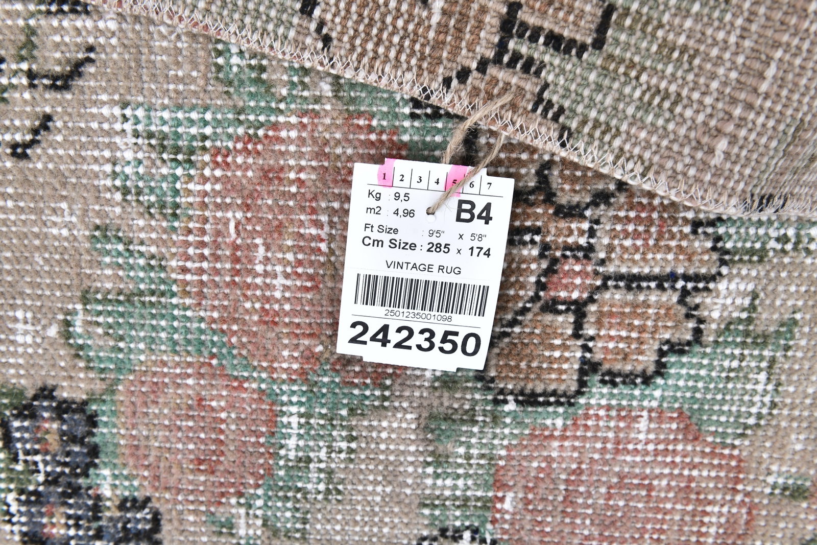 5'8'' x 9'4'' Handmade Vintage Wool Rug - 242350 - 14