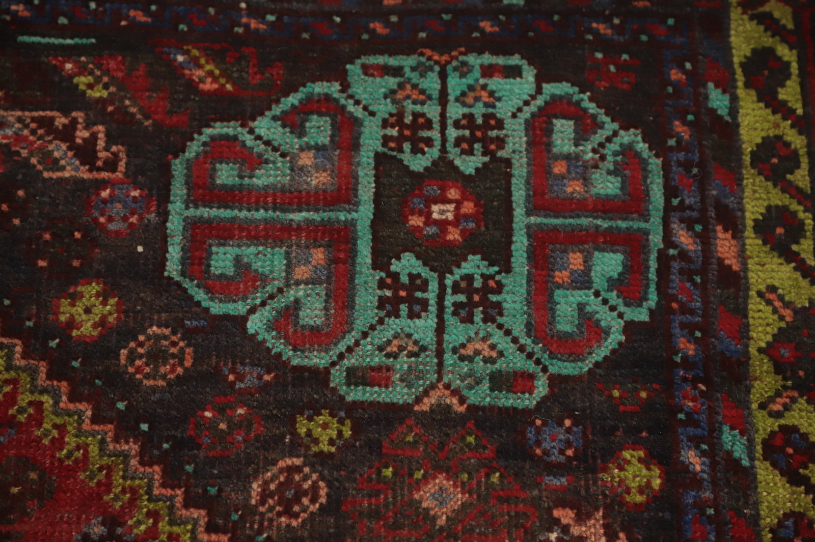 Antique Wool Qashqai Persian Area Rug 5x8 - 9