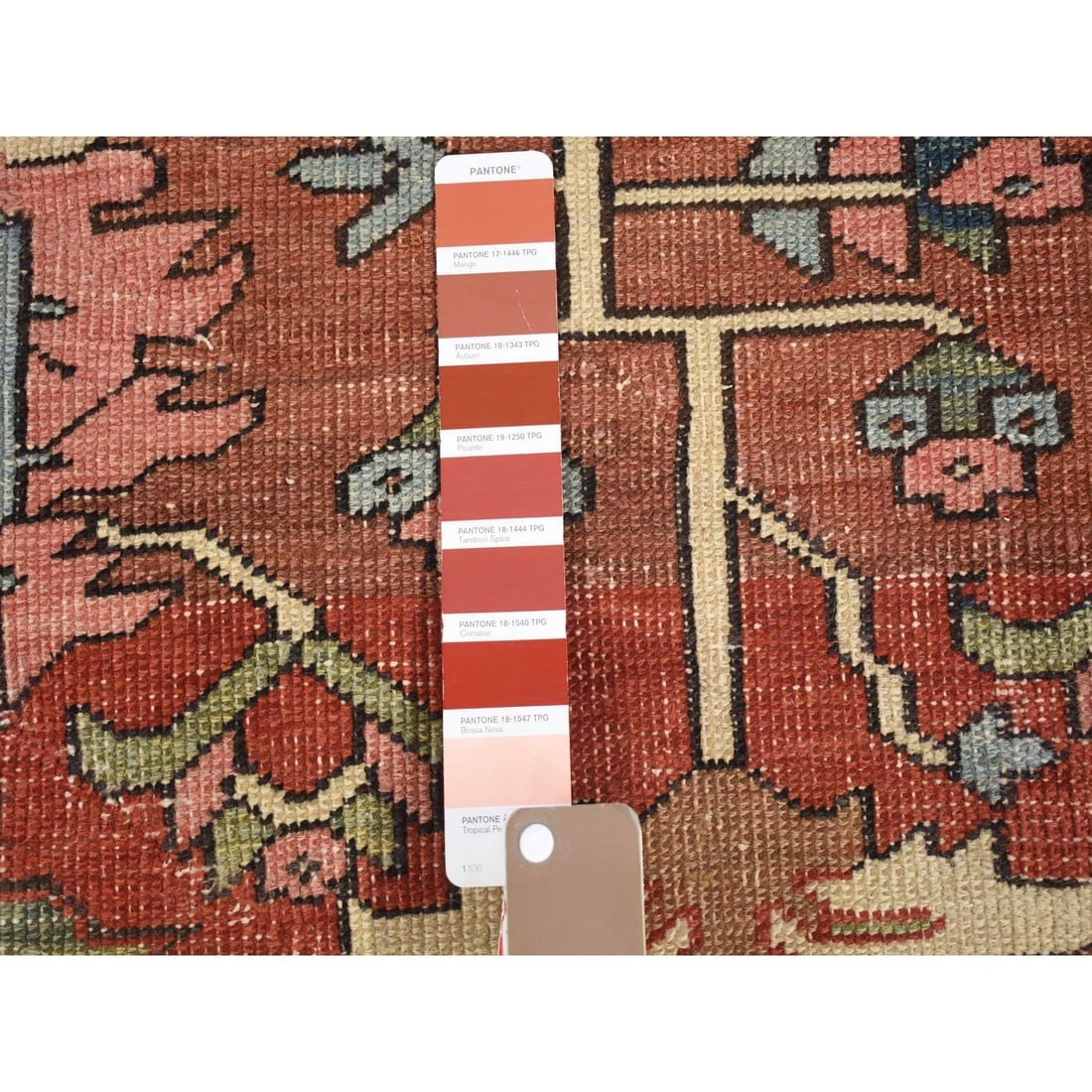 Red Antique Persian Serapi Heriz Abrash Hand Knotted Wool Rug - 4