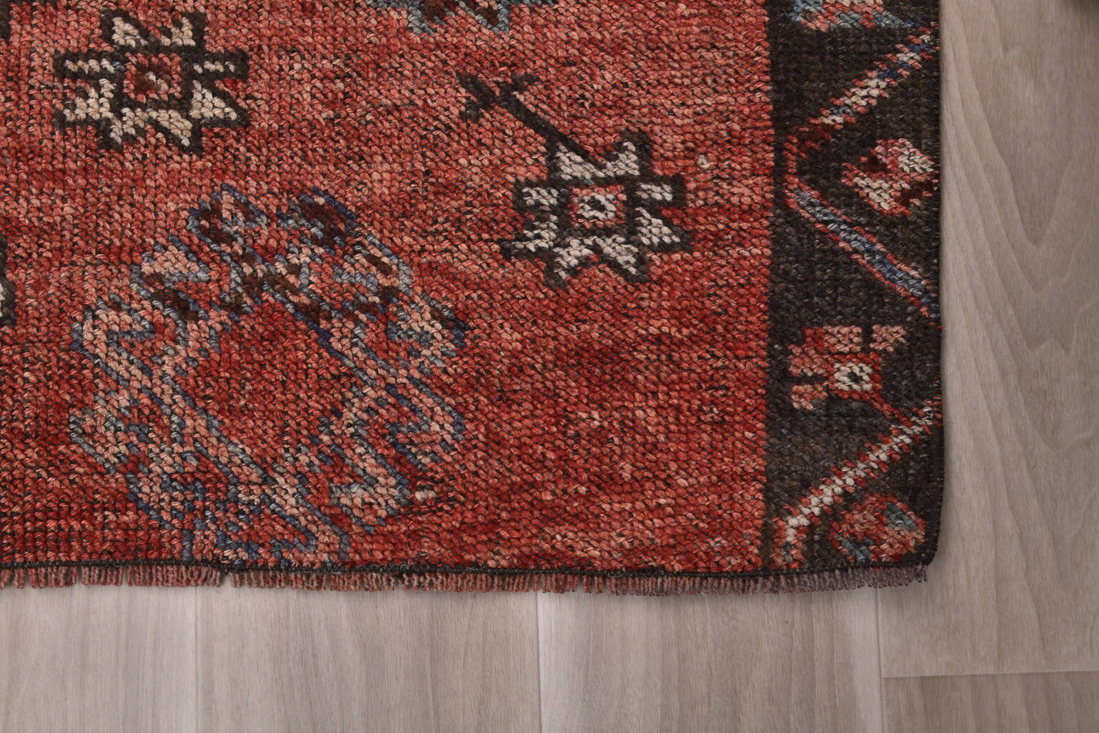 4'10'' x 7'8'' Handmade Vintage Wool Rug - 242351 - 10