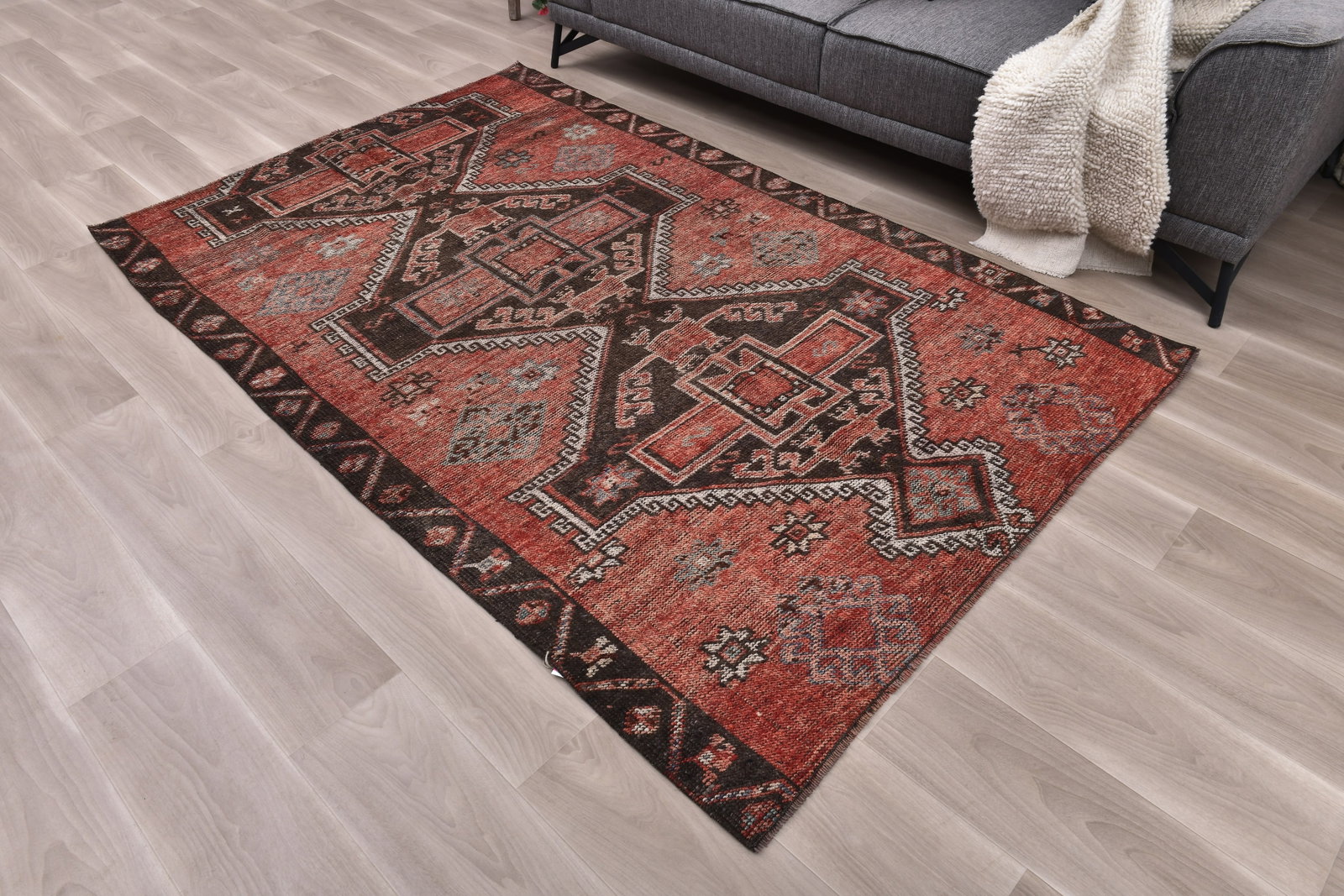 4'10'' x 7'8'' Handmade Vintage Wool Rug - 242351 - 2