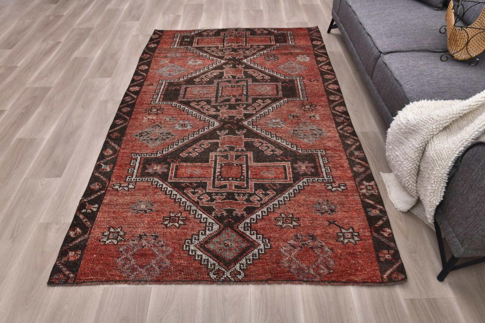 4'10'' x 7'8'' Handmade Vintage Wool Rug - 242351 - 3
