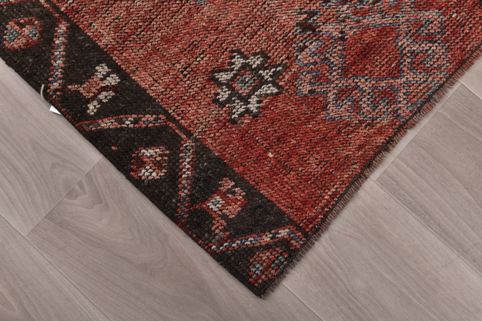 4'10'' x 7'8'' Handmade Vintage Wool Rug - 242351 - 7
