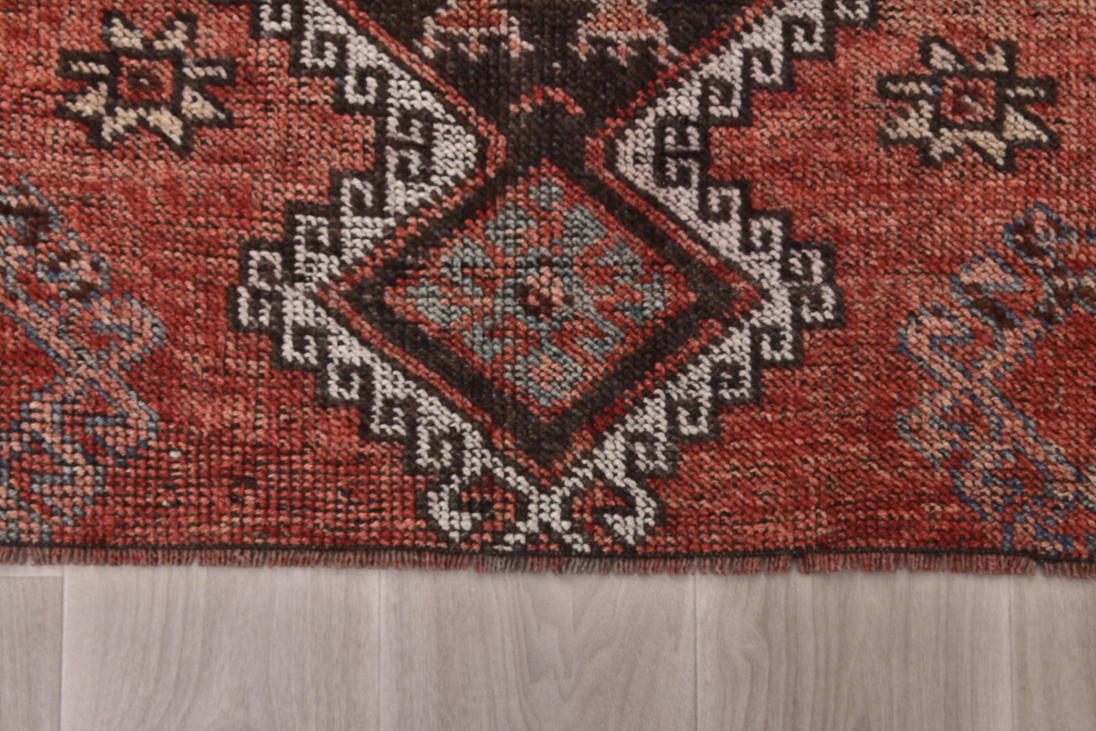 4'10'' x 7'8'' Handmade Vintage Wool Rug - 242351 - 9