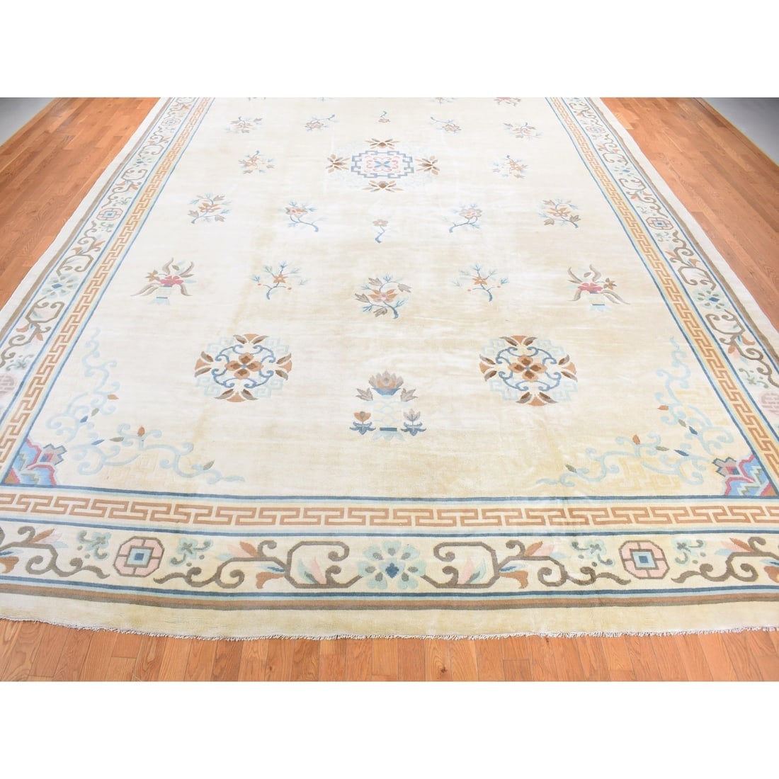 Ivory Vintage Chinese Ming Dynasty, Hand Knotted XL Pure Wool Rug - 2