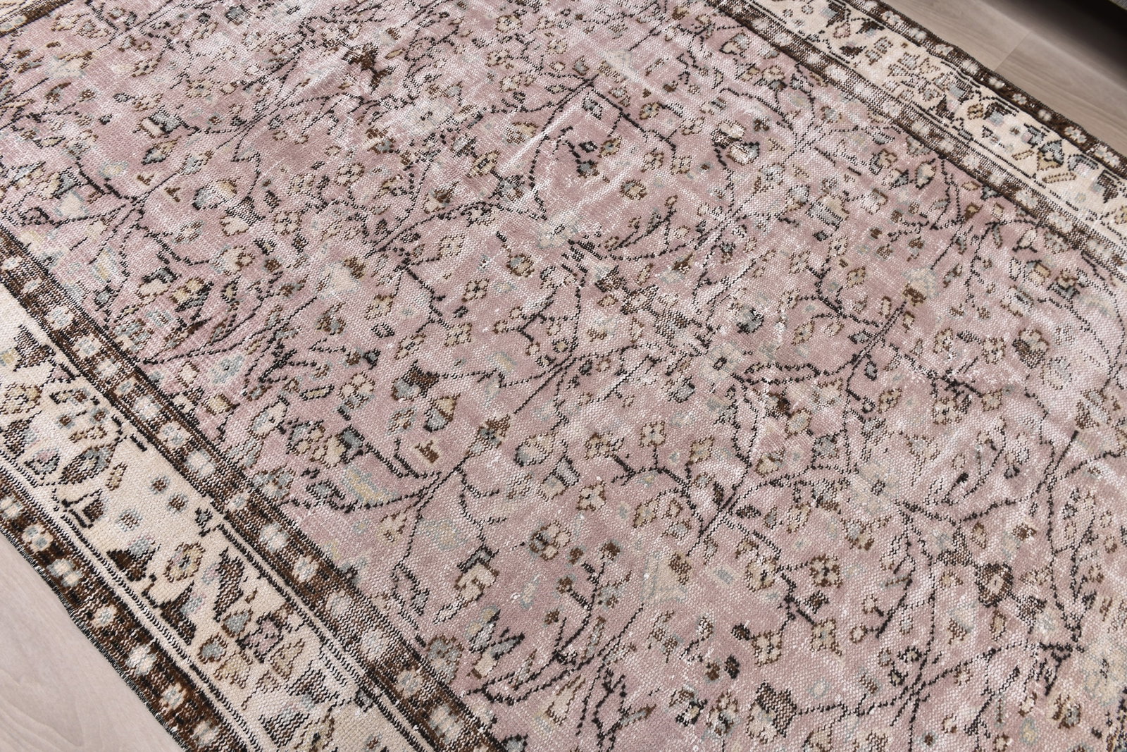 6'0'' x 9'5'' Turkish Vintage Runner Rug - 242488 - 4