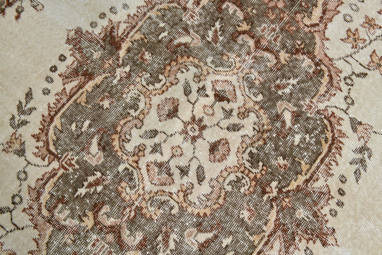 5'8'' x 9'7'' Handmade Vintage Wool Rug - 21499 - 6