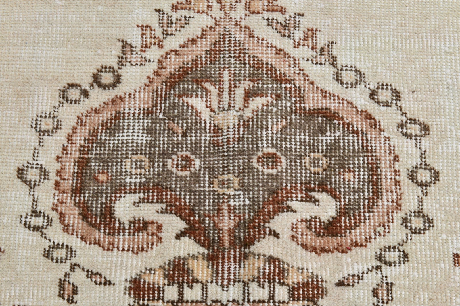 5'8'' x 9'7'' Handmade Vintage Wool Rug - 21499 - 8
