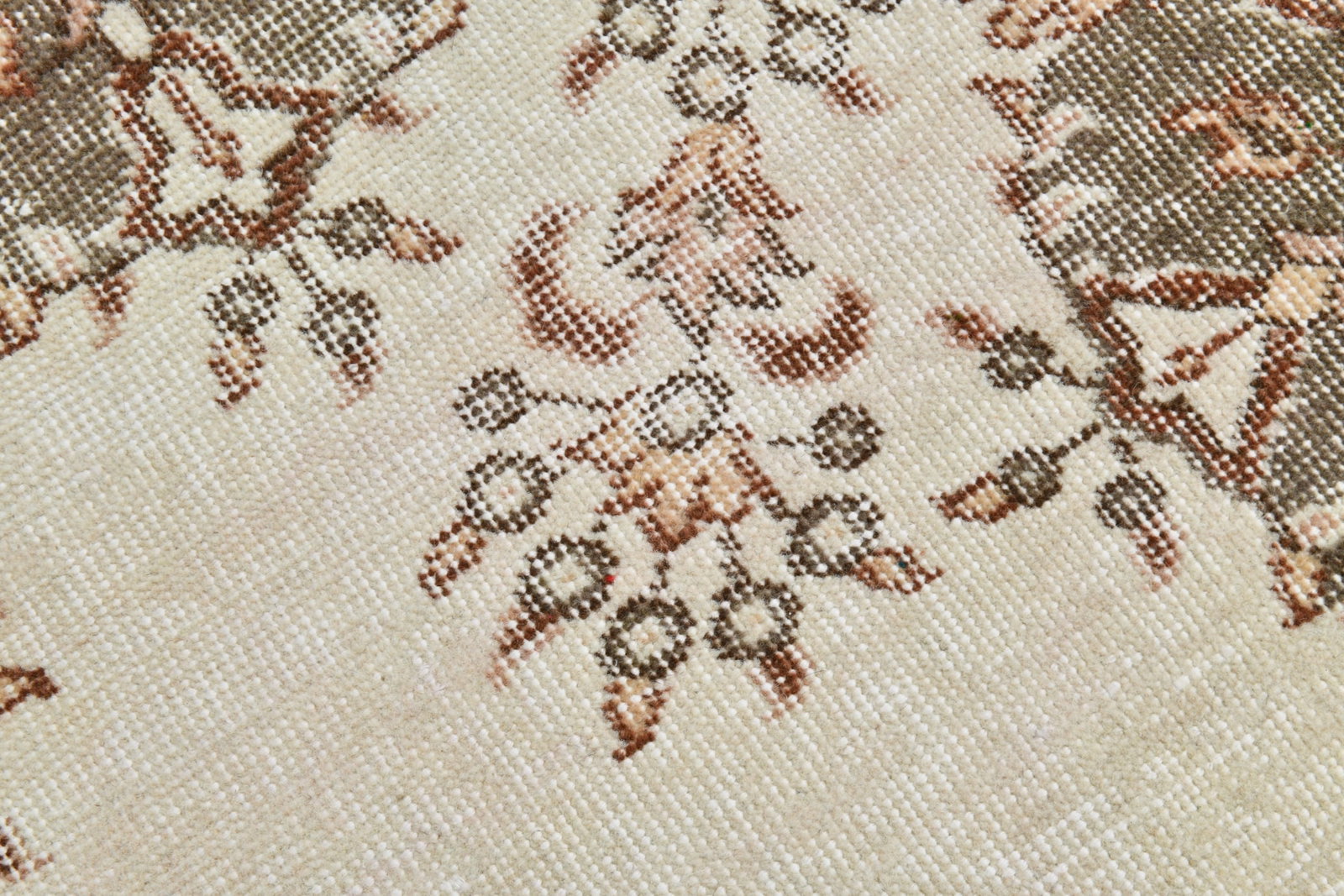 5'8'' x 9'7'' Handmade Vintage Wool Rug - 21499 - 9