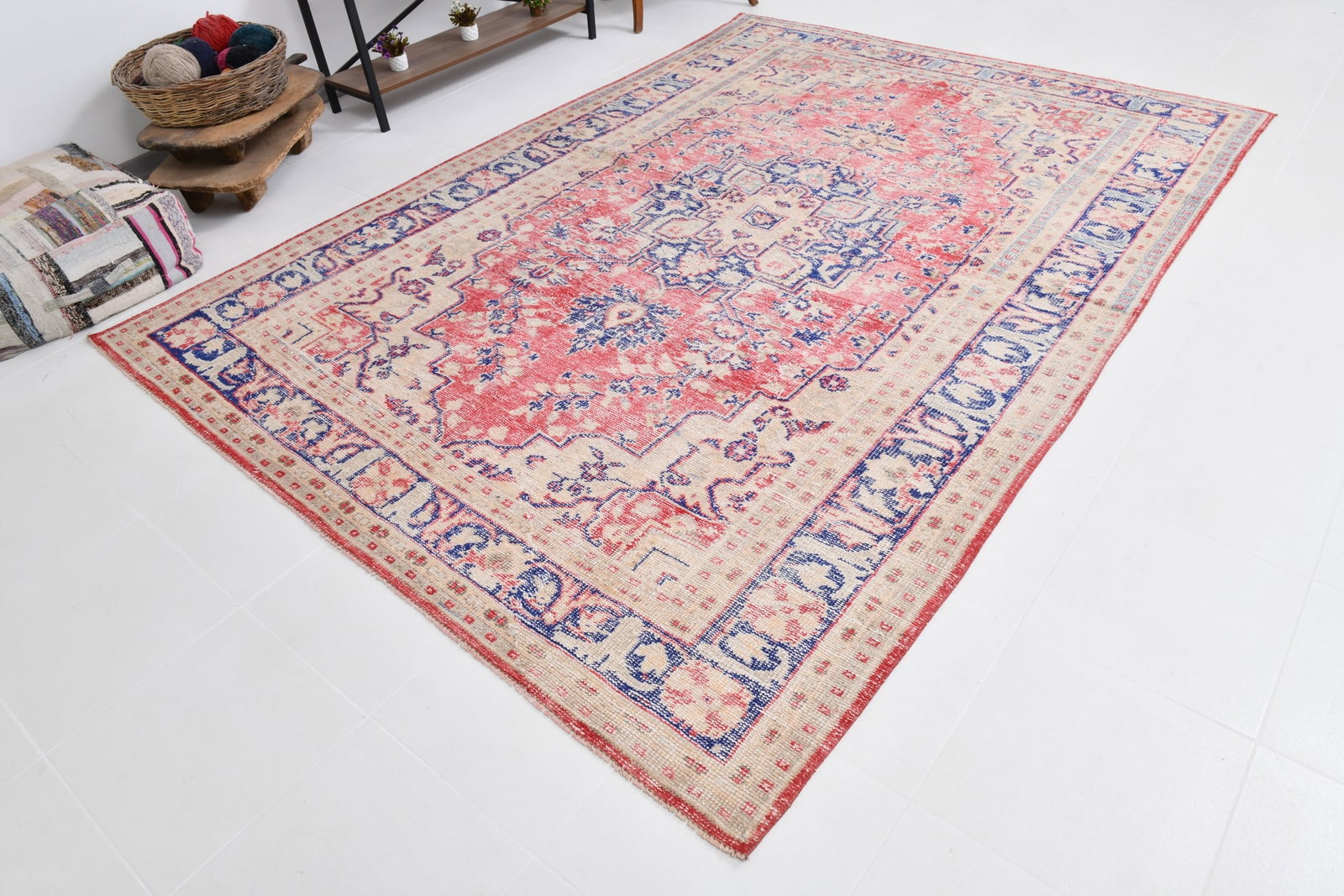 7'4'' x 10'4'' Handmade Vintage Wool Rug - 20768 - 4