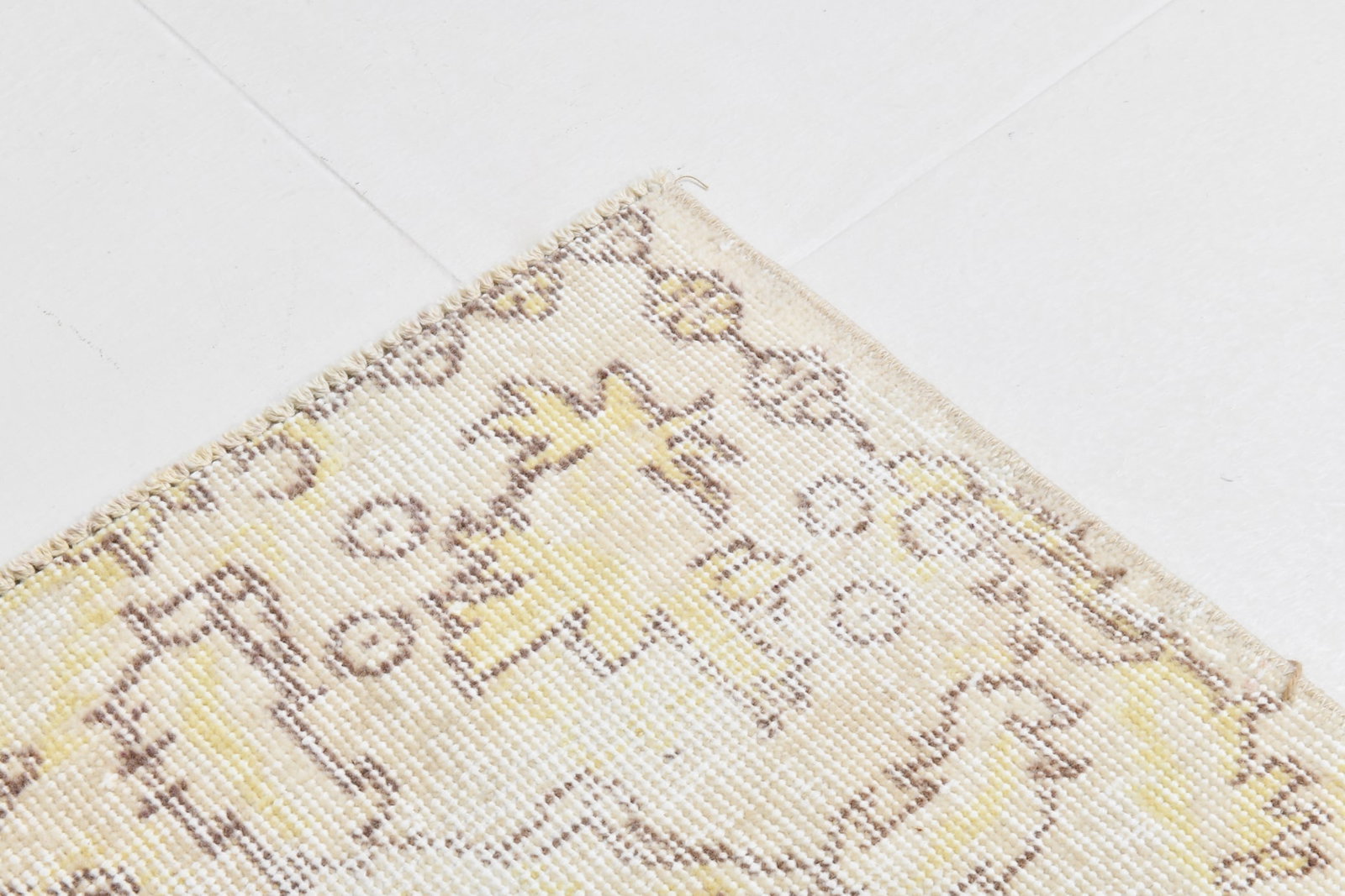 5'6'' x 8'8'' Turkish Vintage Runner Rug - 21472 - 10