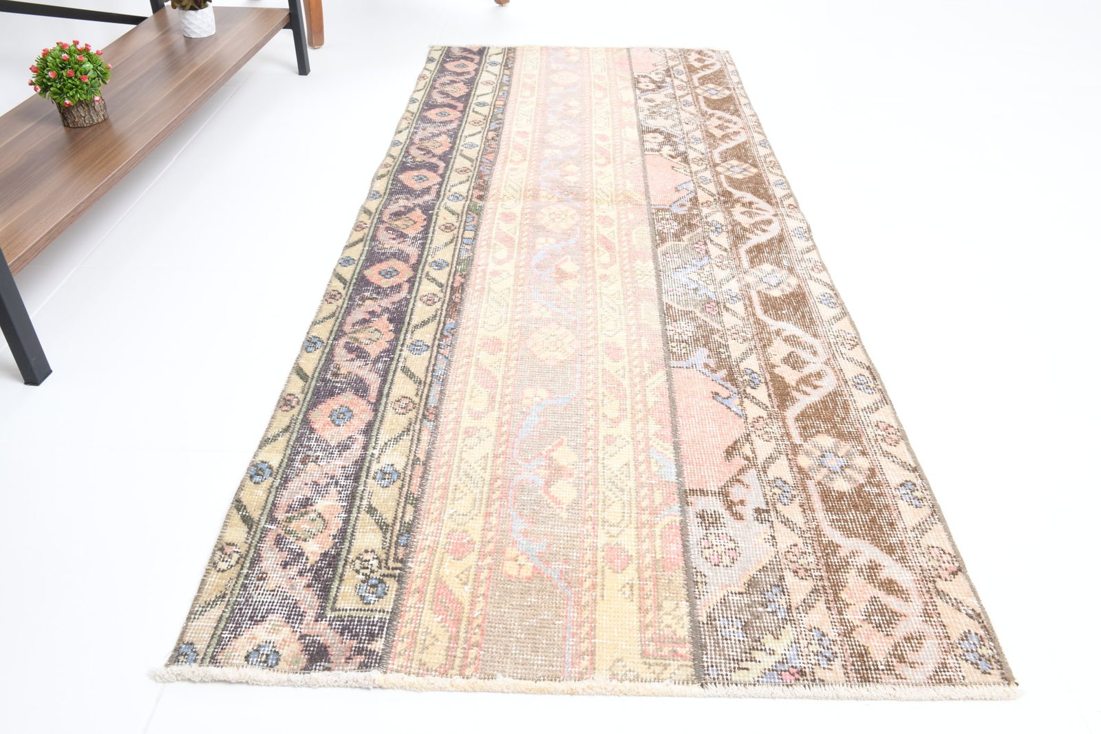 5'10'' x 8'0'' Handmade Vintage Wool Patchwork Rug - 345: Title: 5'10'' x 8'0'' Handmade Vintage Wool Patchwork Rug - 345 Description:5'10'' x 8'0'' Handmade Vintage Wool Patchwork Rug - 345 Origin:Turkiye Date/Period:1960-90 Materials:Wool,Cotton Dimension: