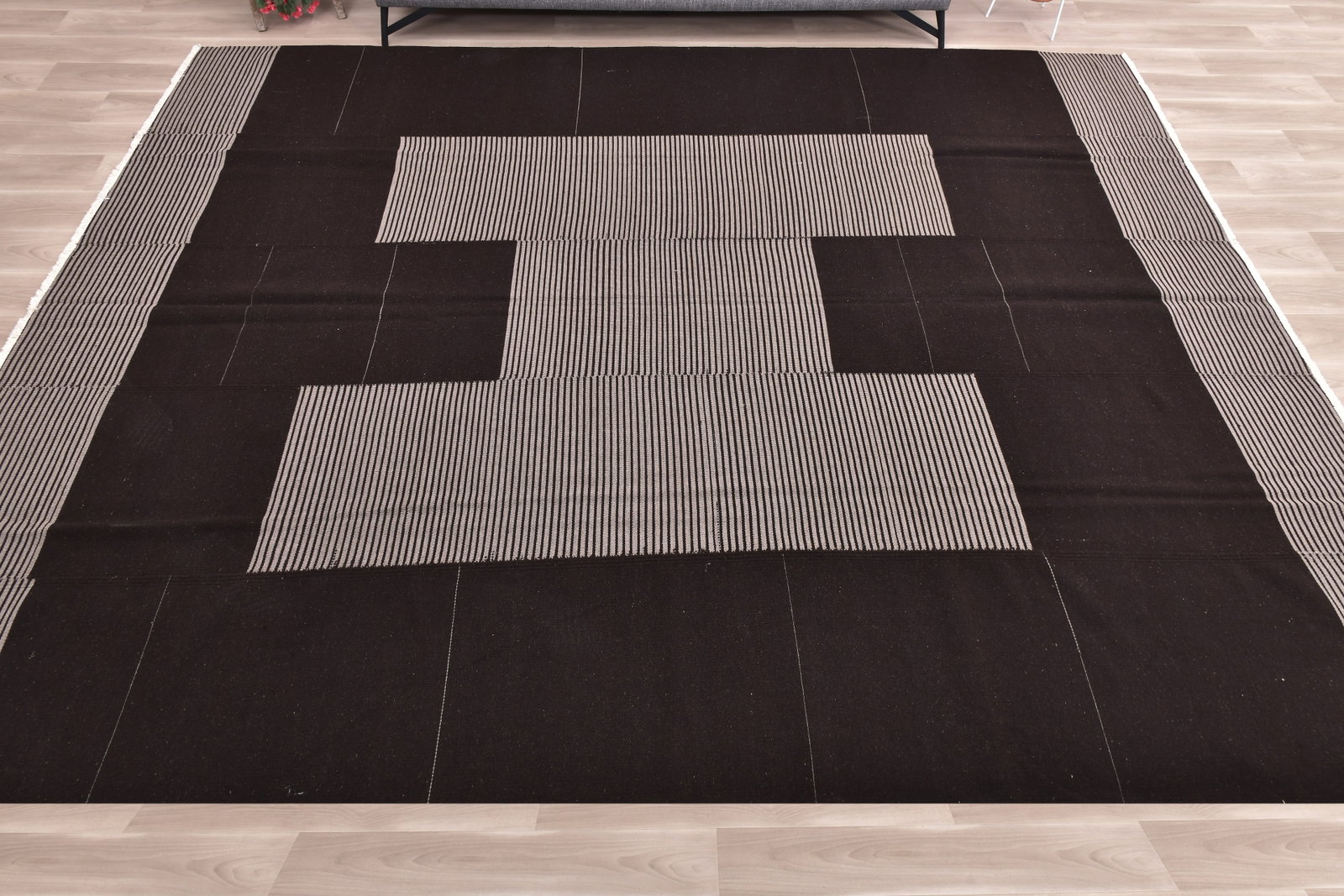 9'11'' x 12'3'' Handmade Vintage Wool Rug - 2218: Title: 9'11'' x 12'3'' Handmade Vintage Wool Rug - 2218 Description:9'11'' x 12'3'' Handmade Vintage Wool Rug - 2218 Origin:Turkiye Date/Period:1960-90 Materials:Wool,Cotton Dimension:9'11''x12'3'' ft