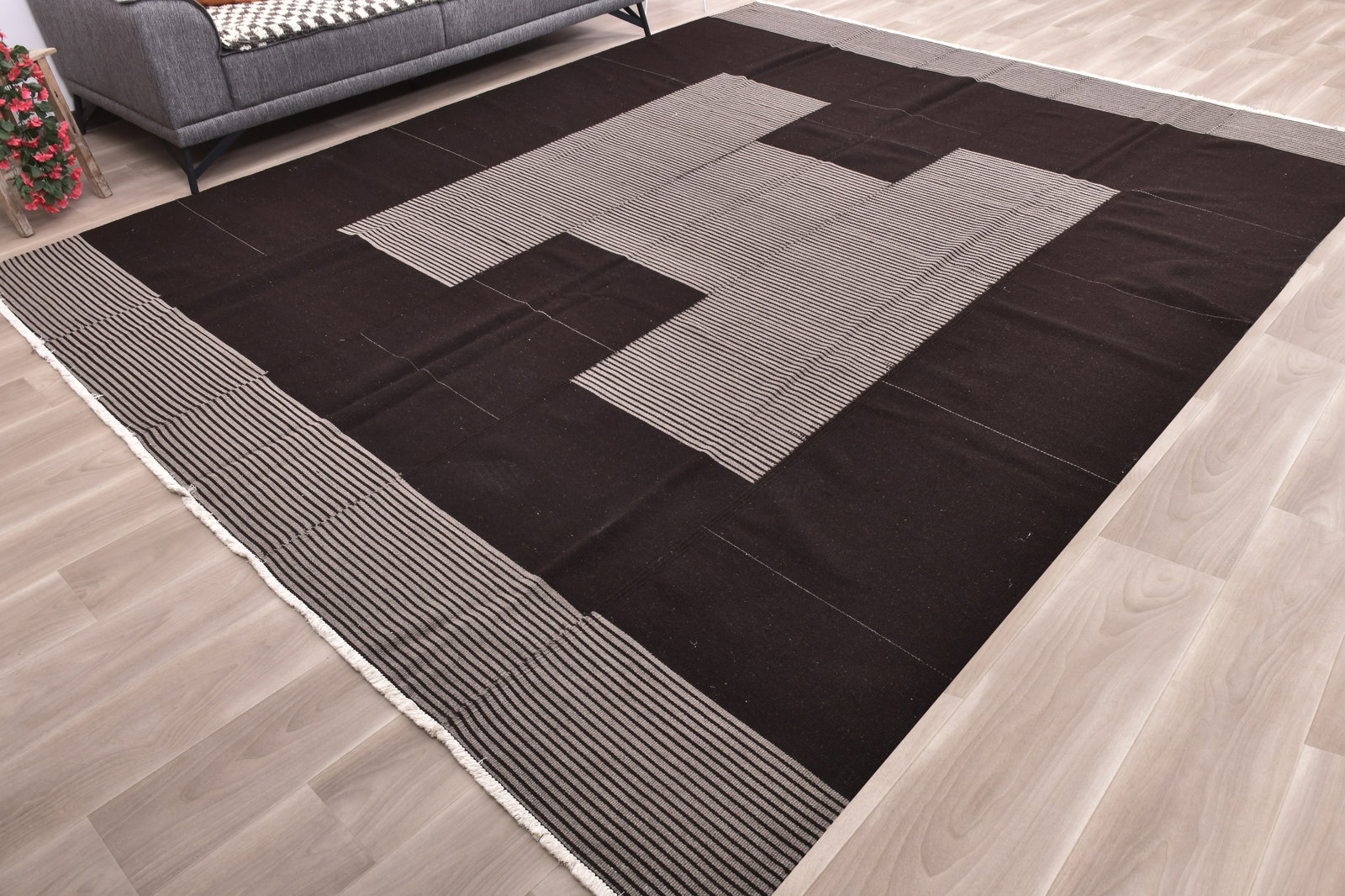 9'11'' x 12'3'' Handmade Vintage Wool Rug - 2218 - 2