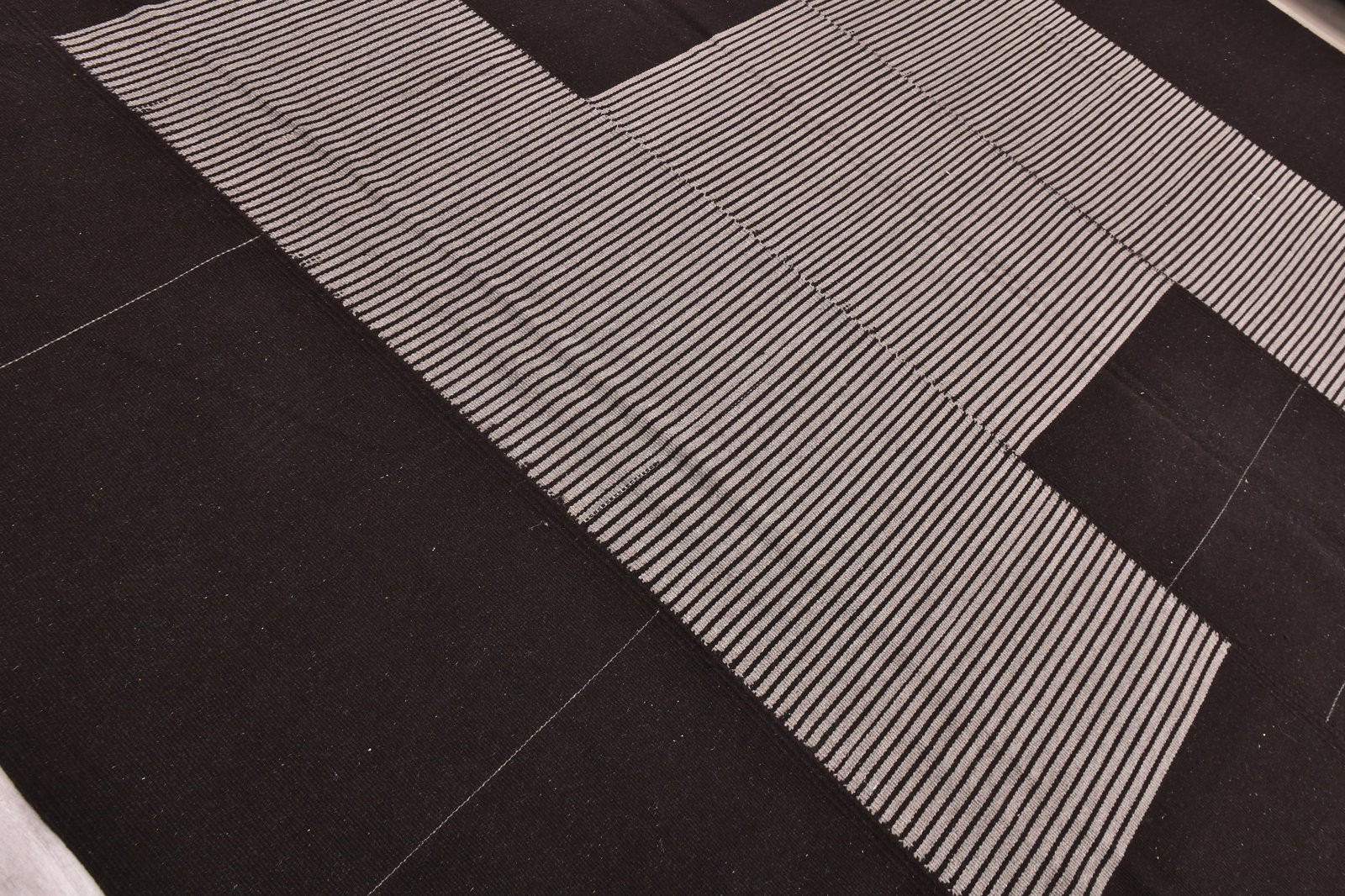 9'11'' x 12'3'' Handmade Vintage Wool Rug - 2218 - 4