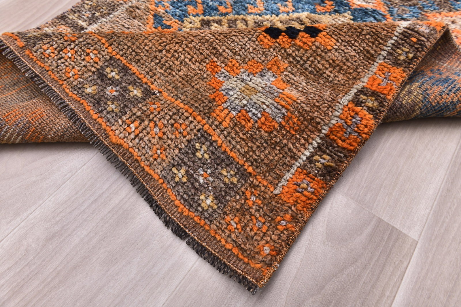 2'5'' x 8'10'' Turkish Vintage Runner Rug - 240708 - 12