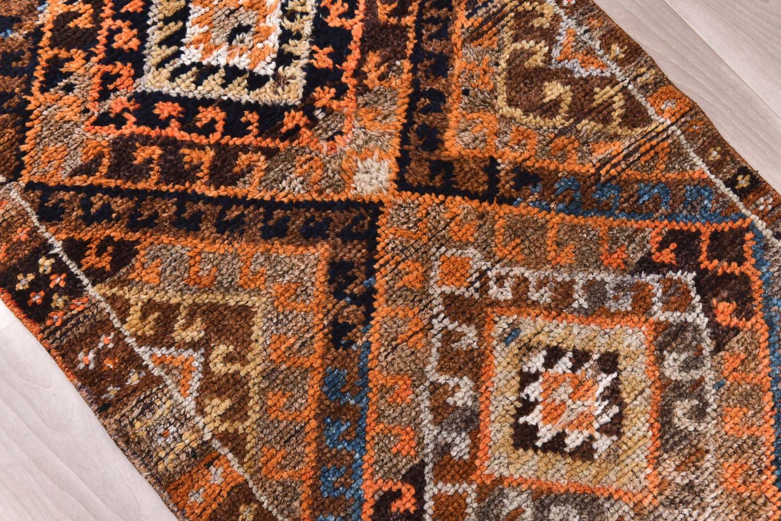 2'5'' x 8'10'' Turkish Vintage Runner Rug - 240708 - 4