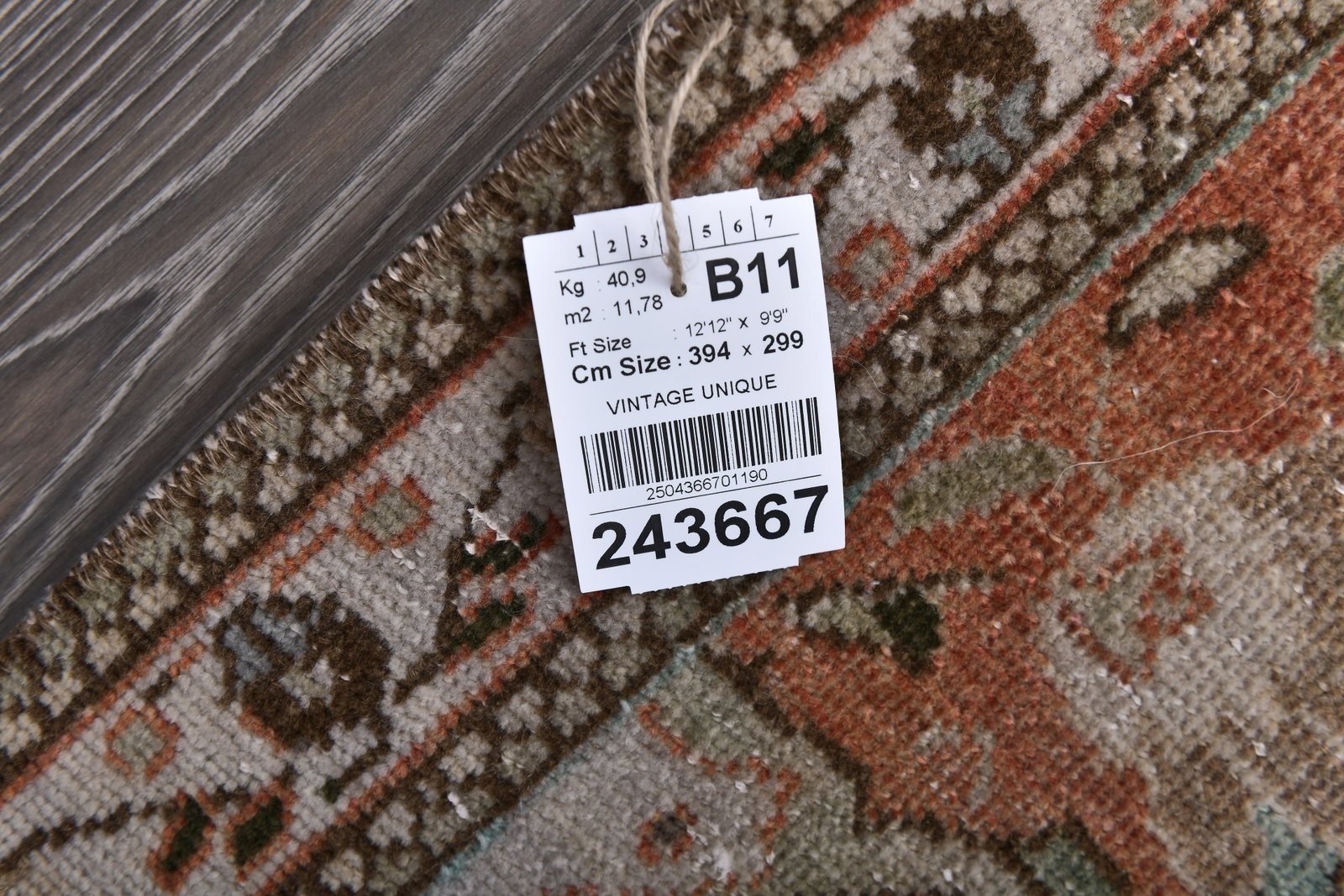 9'9'' x 12'11'' Handmade Vintage Wool Rug - 243667 - 13