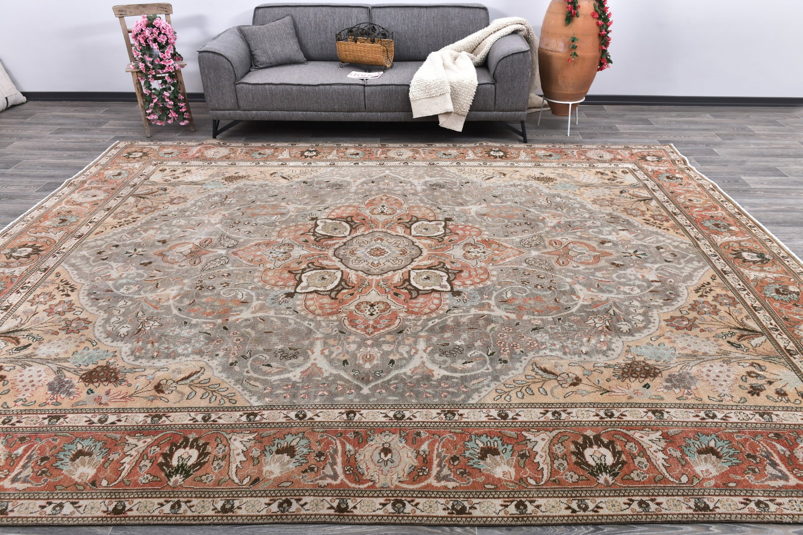 9'9'' x 12'11'' Handmade Vintage Wool Rug - 243667 (1 of 13)