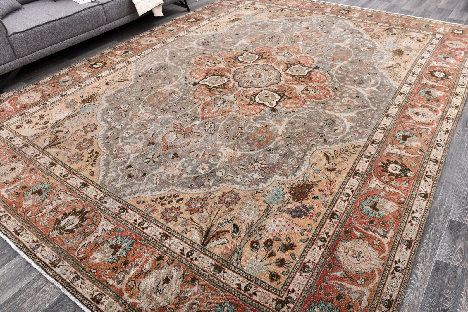 9'9'' x 12'11'' Handmade Vintage Wool Rug - 243667 - 2