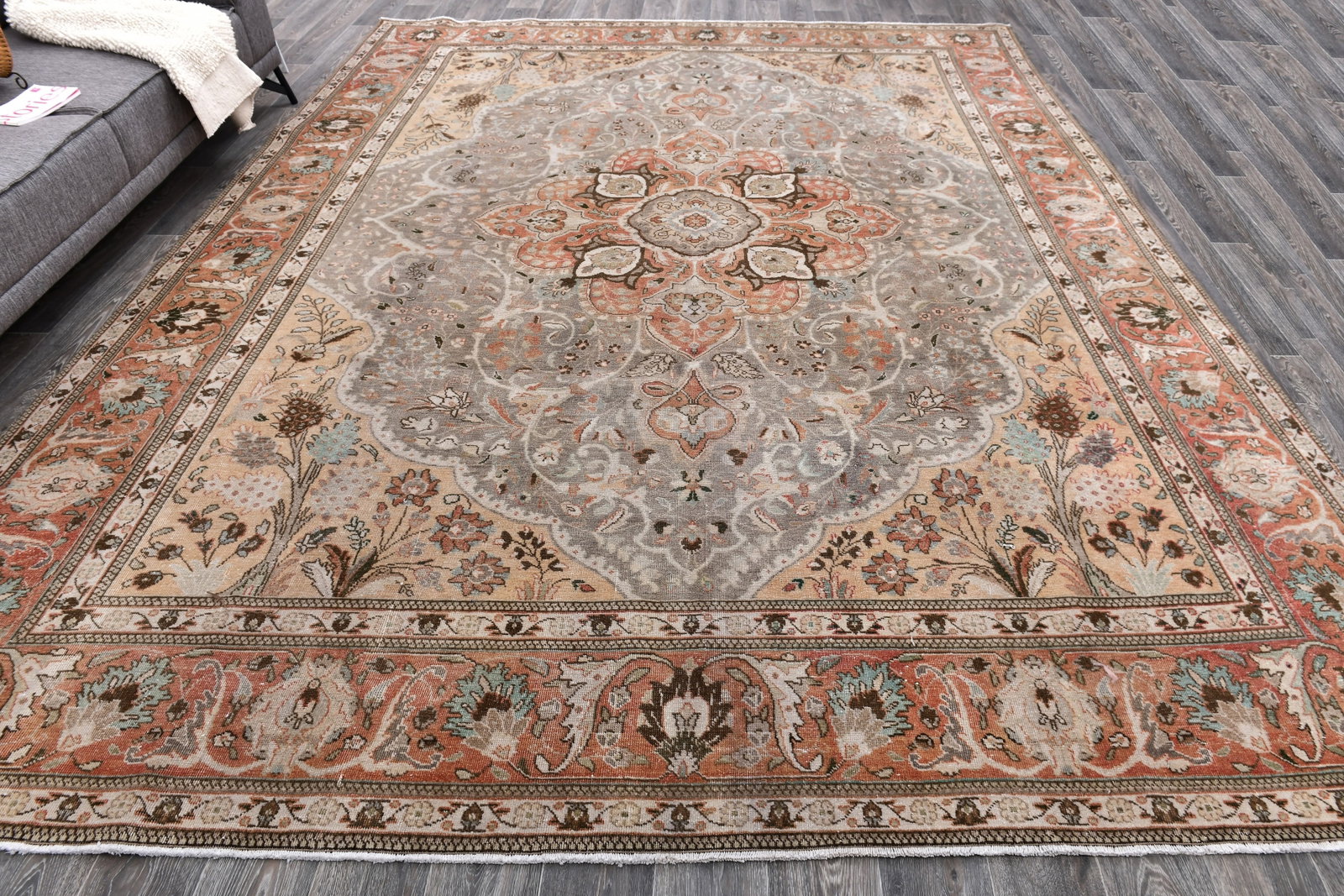 9'9'' x 12'11'' Handmade Vintage Wool Rug - 243667 - 3