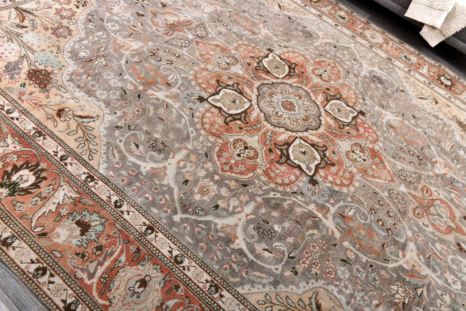 9'9'' x 12'11'' Handmade Vintage Wool Rug - 243667 - 4