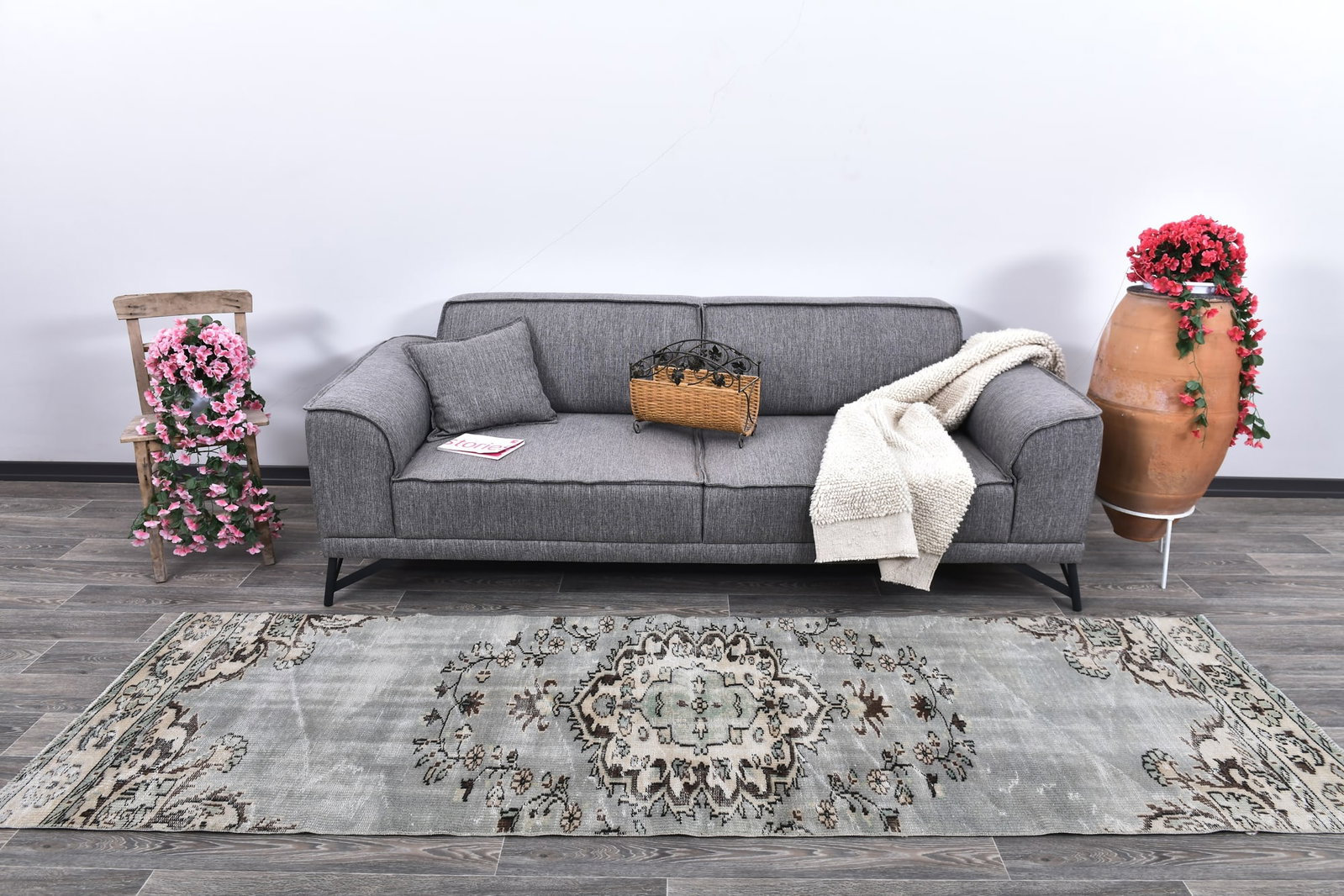 2'11'' x 9'10'' Handmade Vintage Wool Rug - 243943: Title: 2'11'' x 9'10'' Handmade Vintage Wool Rug - 243943 Description:2'11'' x 9'10'' Handmade Vintage Wool Rug - 243943 Origin:Turkiye Date/Period:1960-90 Materials:Wool,Cotton Dimension:2'11''x9'10'